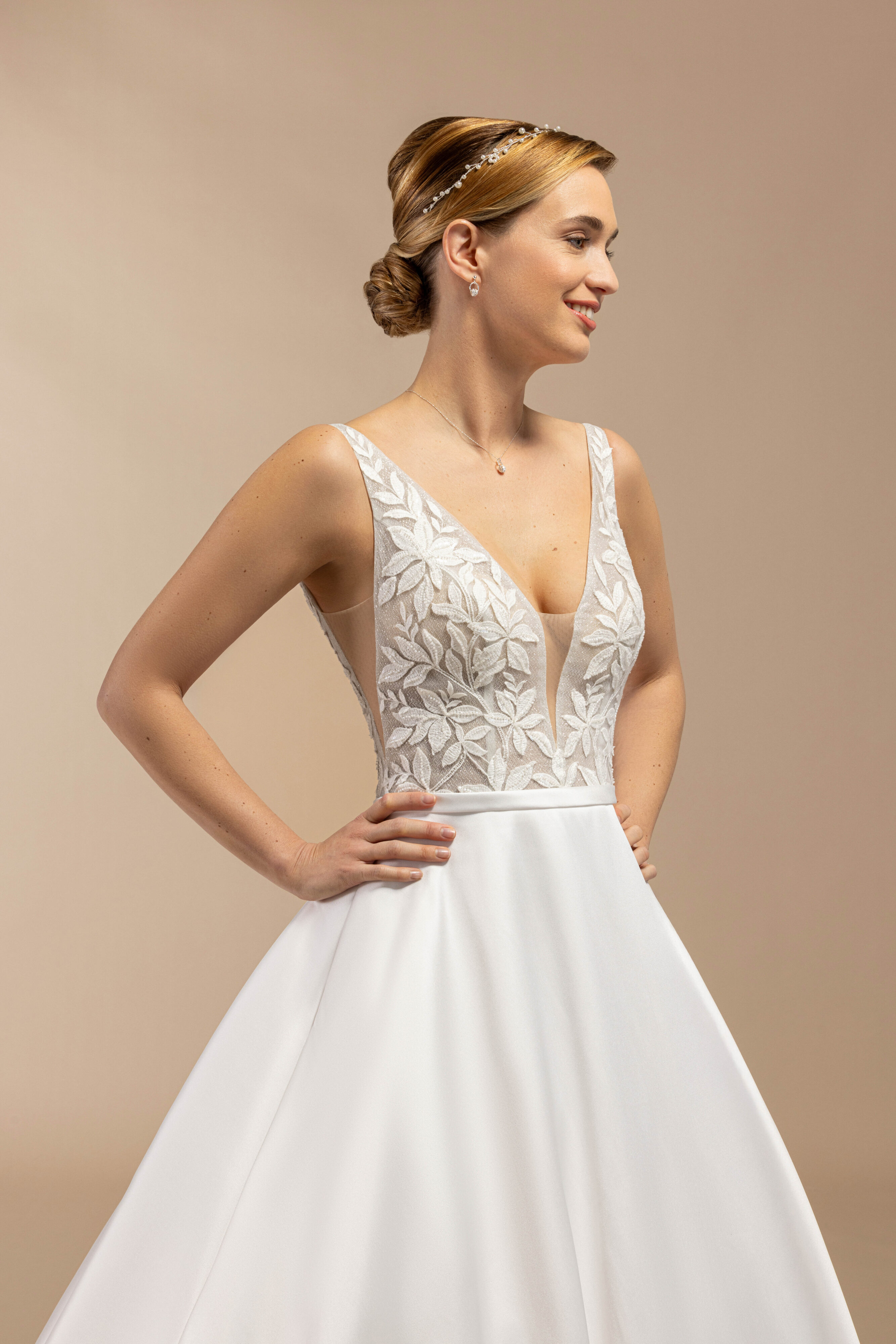eglantine-baccarat-brautkleid-ivoire-gr-e-34-70 image 2