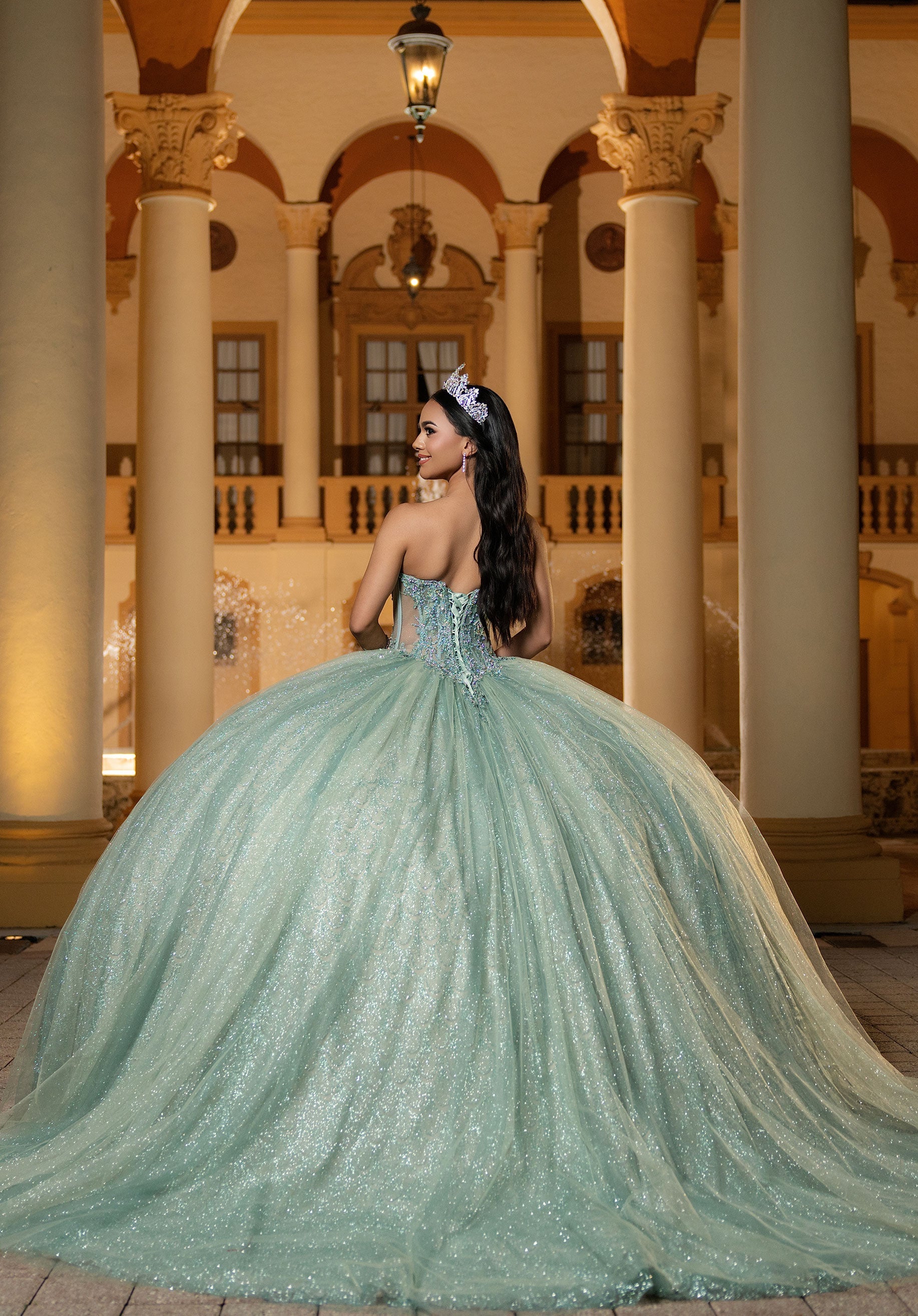 morilee-crista-quincea-era-kleid-tr-gerlos-mit-korsett-und-abnehmbarem-schal image 8