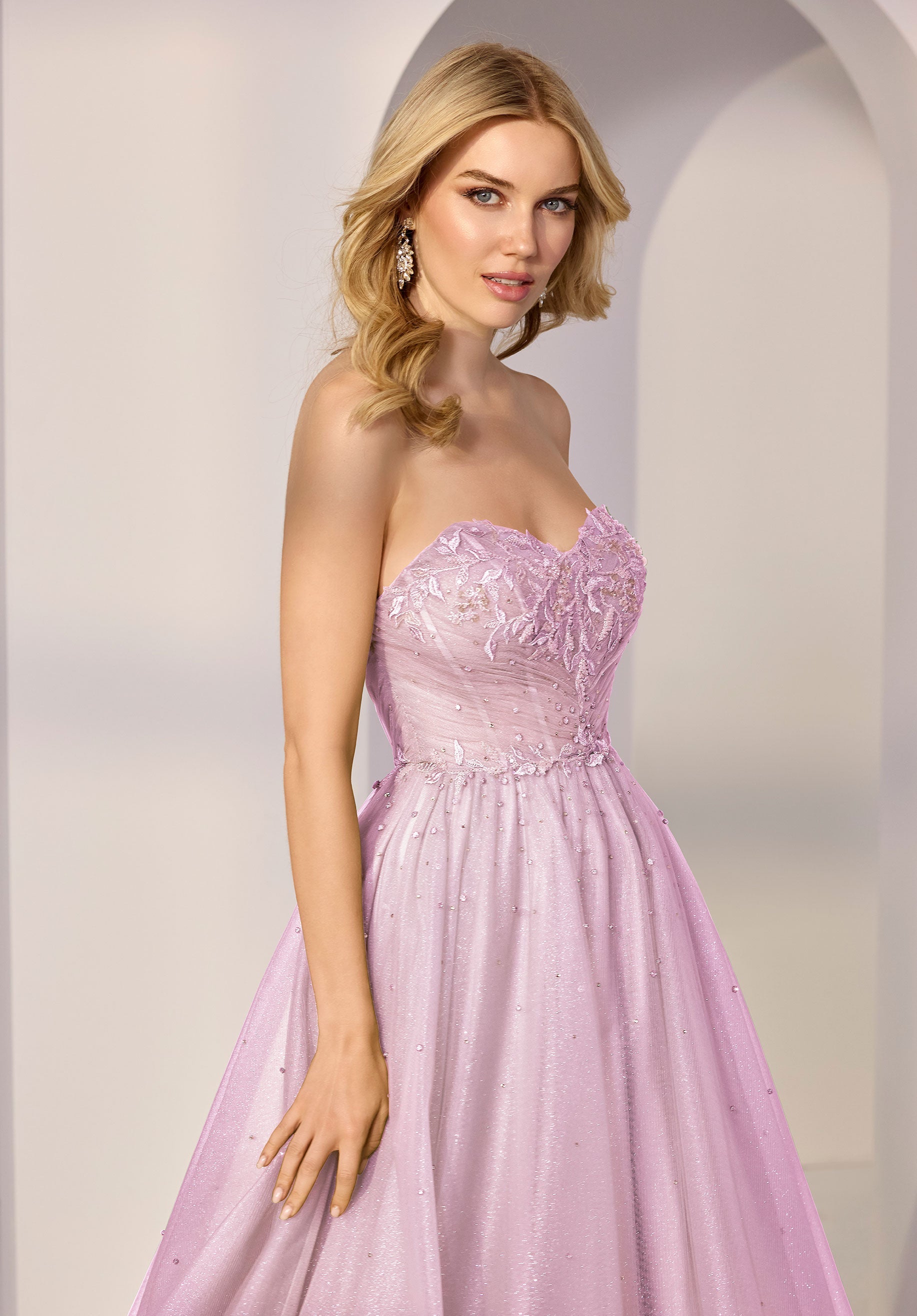 morilee-a-linie-glitzer-t-ll-partykleid-mit-perlen-corsage image 4