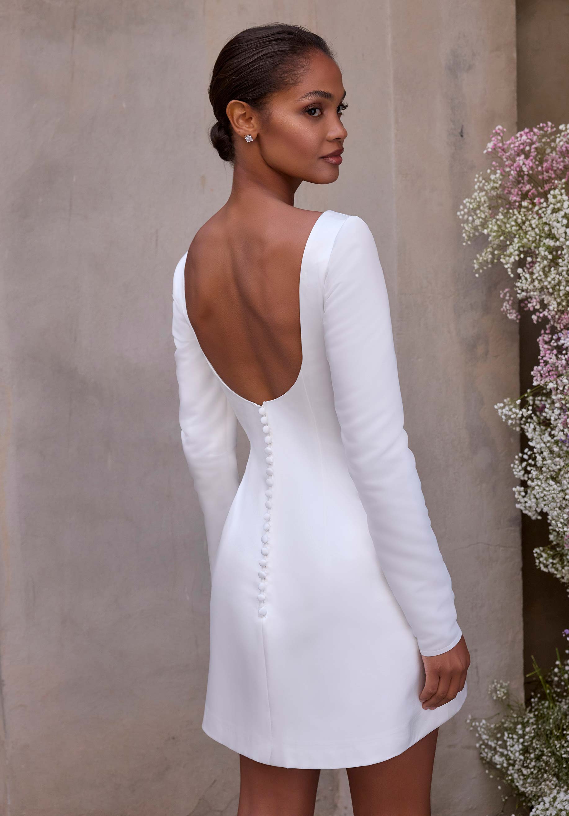 morilee-virtue-satin-mini-brautkleid-mit-berrock image 6