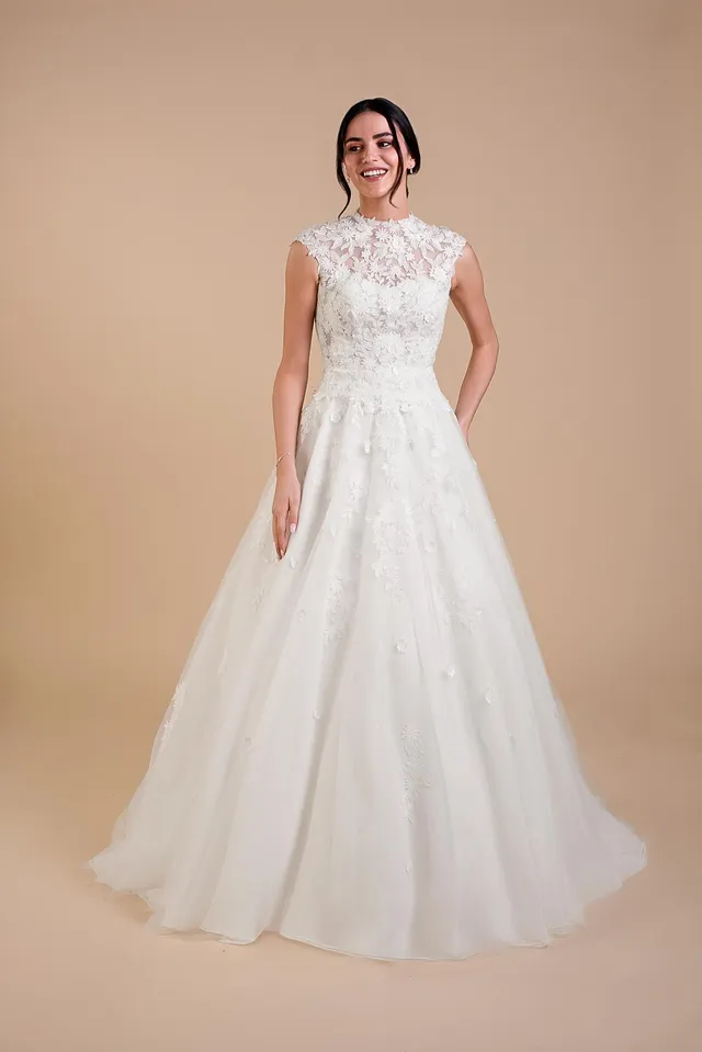 eglantine-ionna-brautkleid-in-ivoire-oder-wei-gr-34-70 image 1