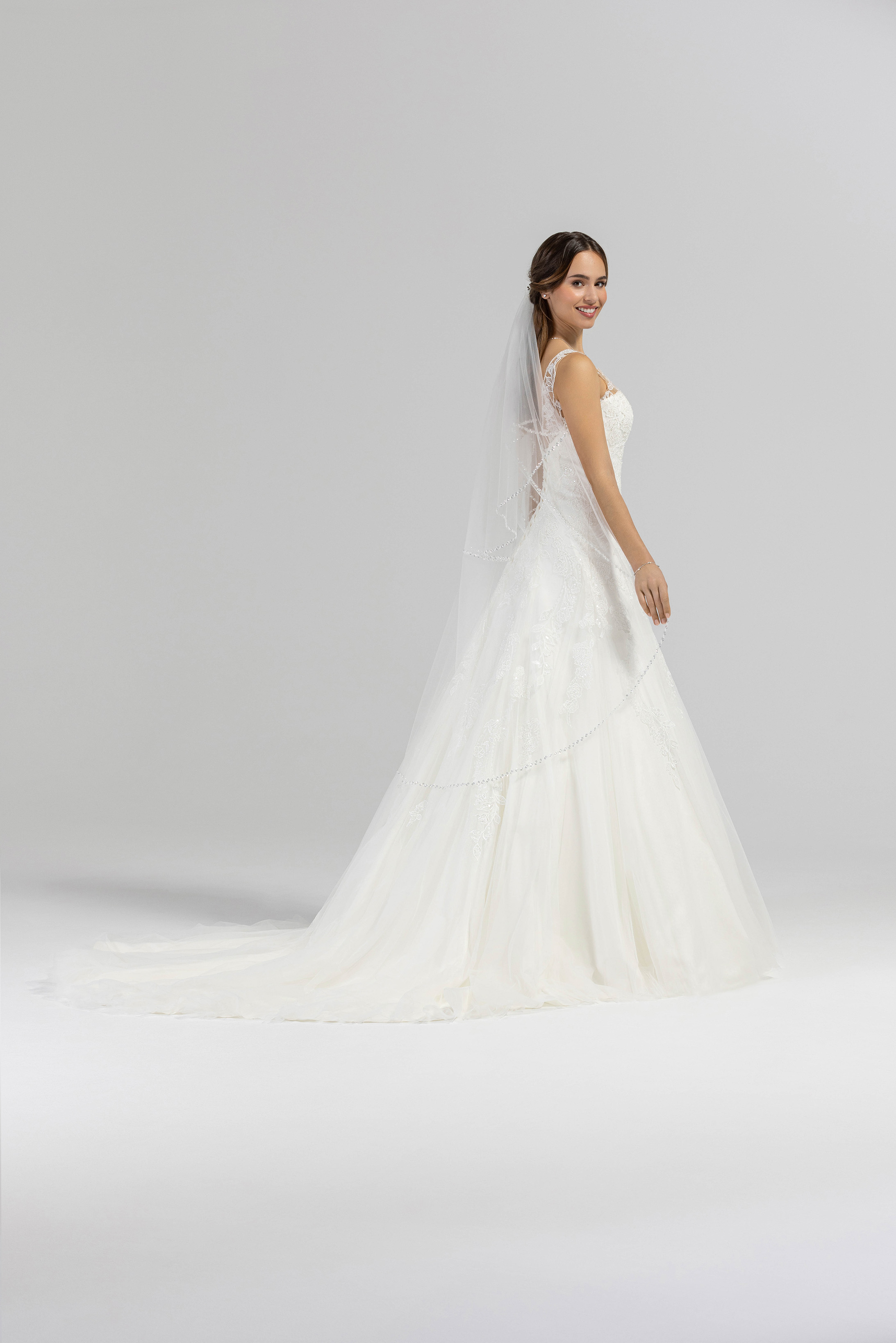 eglantine-louise-brautkleid-in-ivoire image 3