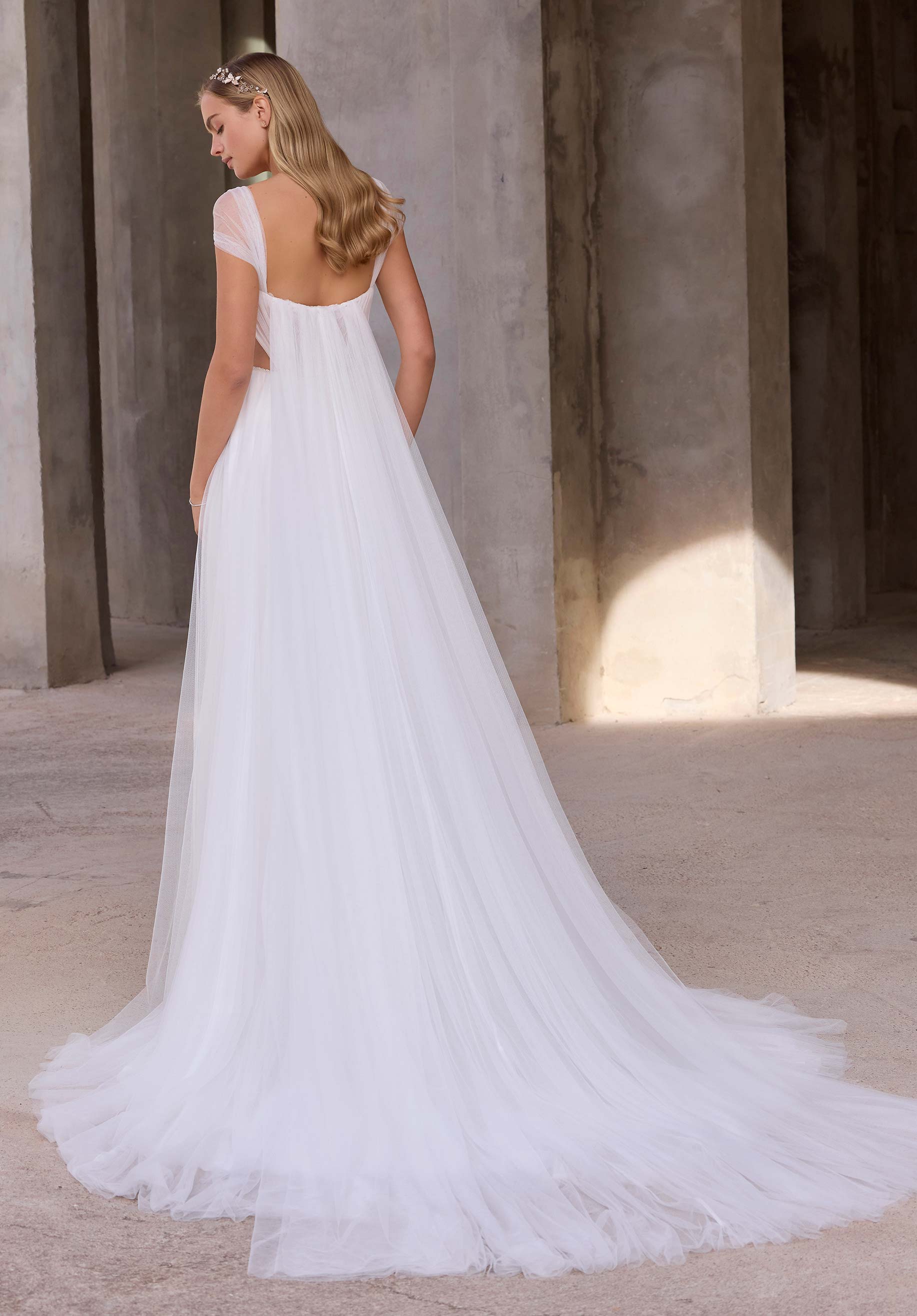 morilee-ostara-brautkleid-a-linie-mit-schlitz-und-watteau-r-cken image 3