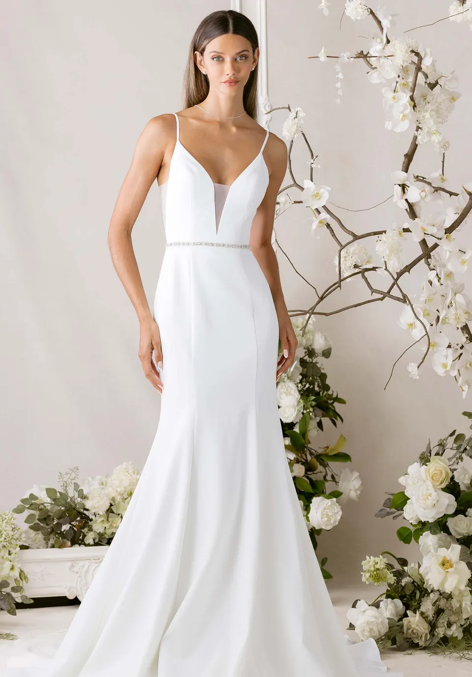 morilee-ajen-brautkleid-fit-flare-crepe-mit-v-ausschnitt image 1