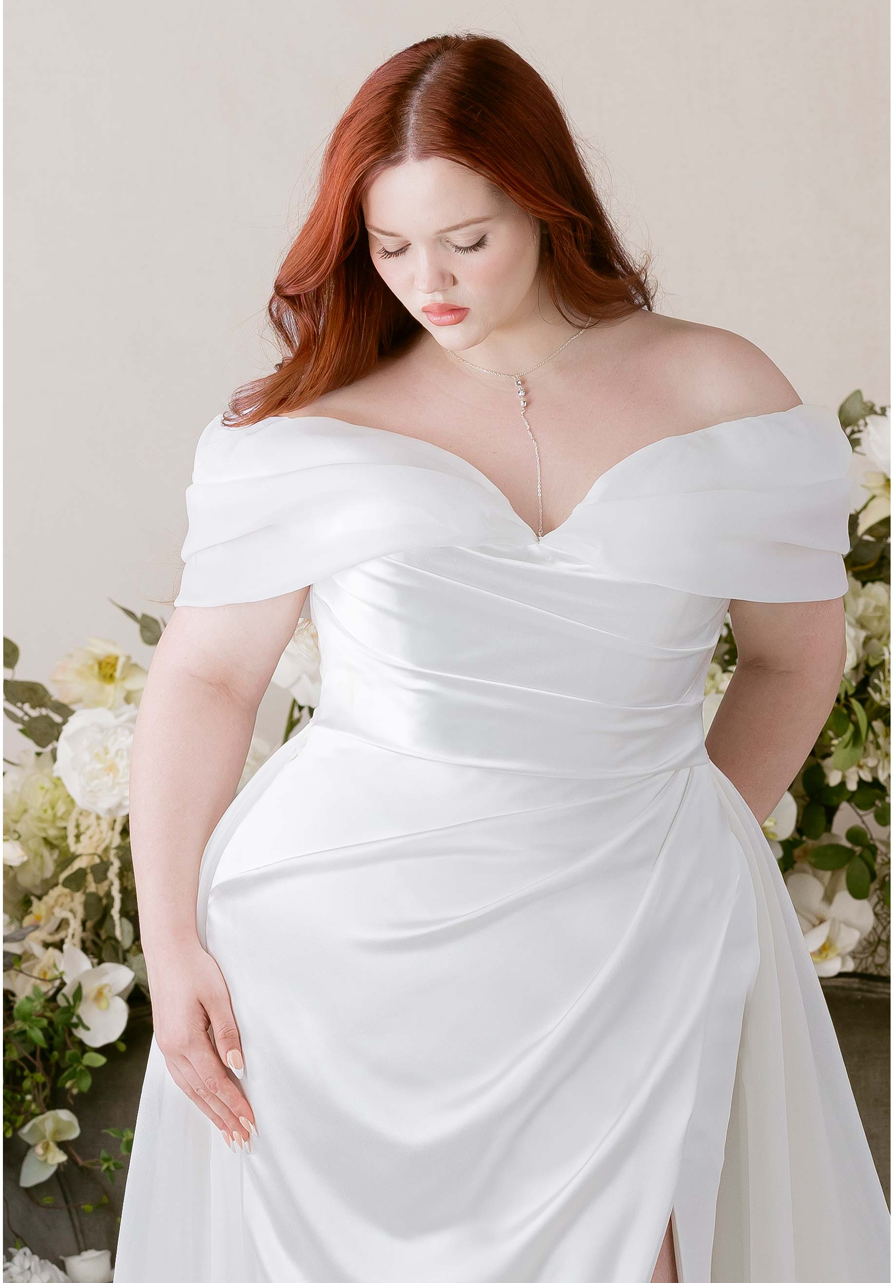 morilee-julietta-canna-brautkleid-off-shoulder-mit-schlitz image 2