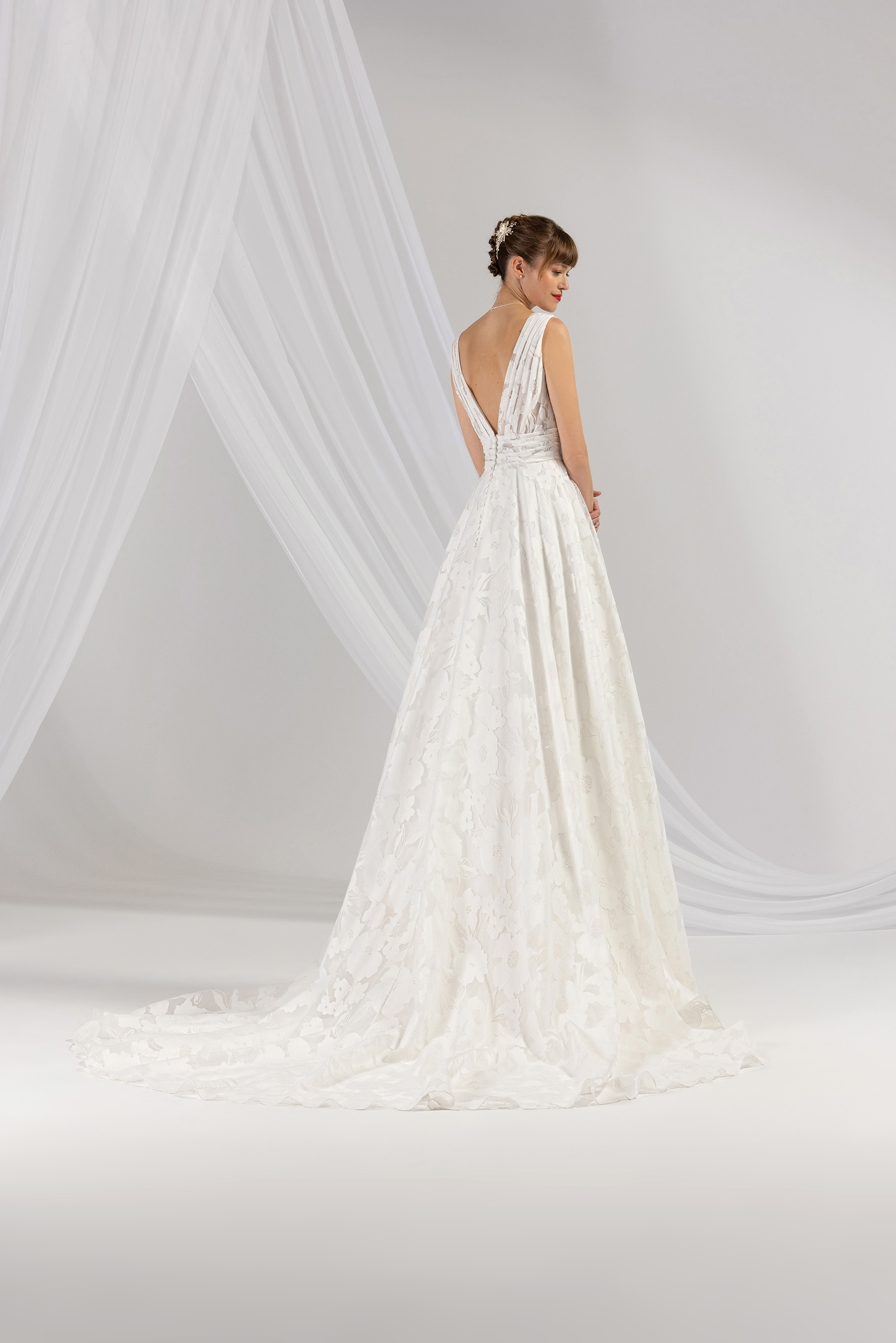 atelier-d-eglantine-july-brautkleid-in-ivoire image 2