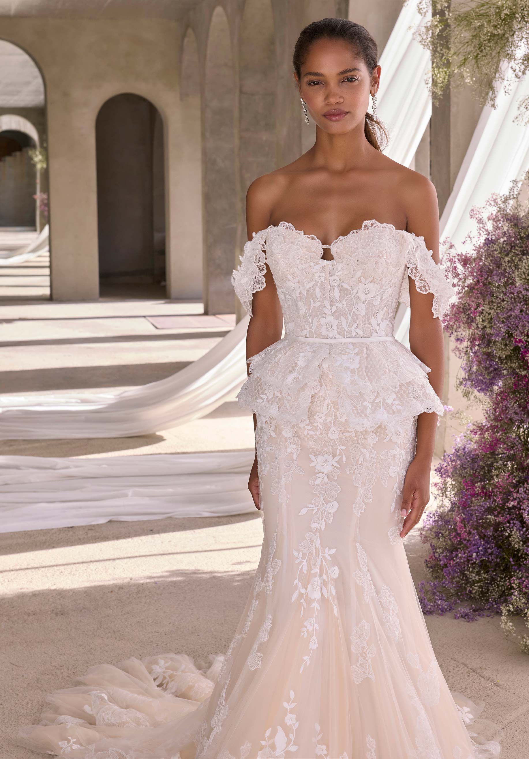 morilee-daphina-brautkleid-a-linie-mit-petal-oberteil-und-schleppe image 2