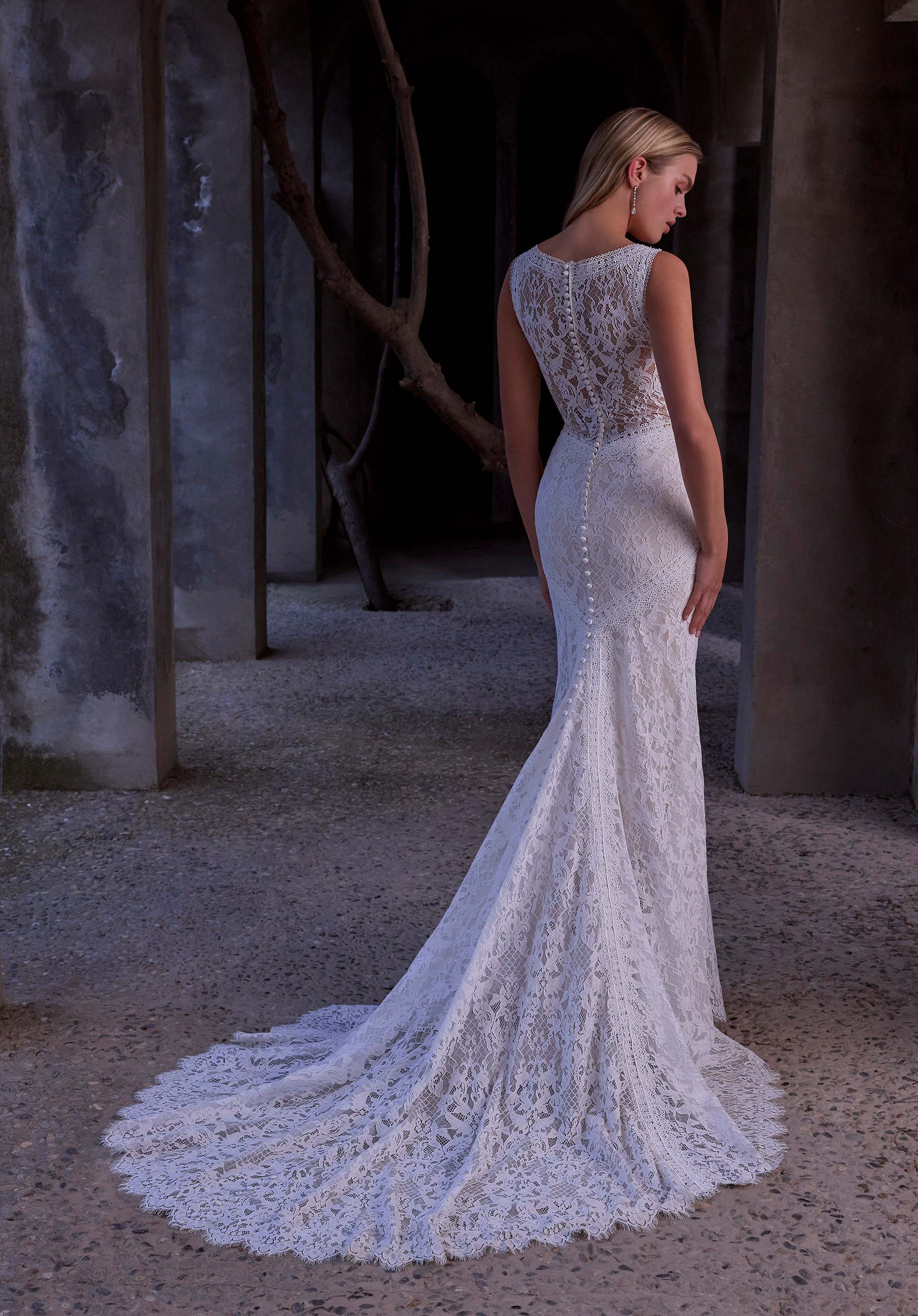 morilee-euphemia-brautkleid-venetian-lace-fit-and-flare image 3