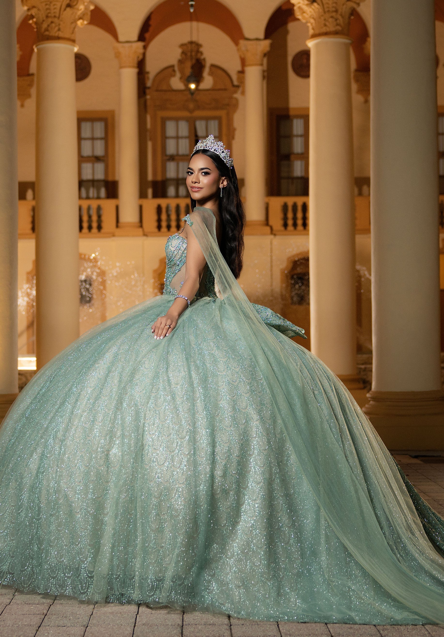 morilee-crista-quincea-era-kleid-tr-gerlos-mit-korsett-und-abnehmbarem-schal image 3