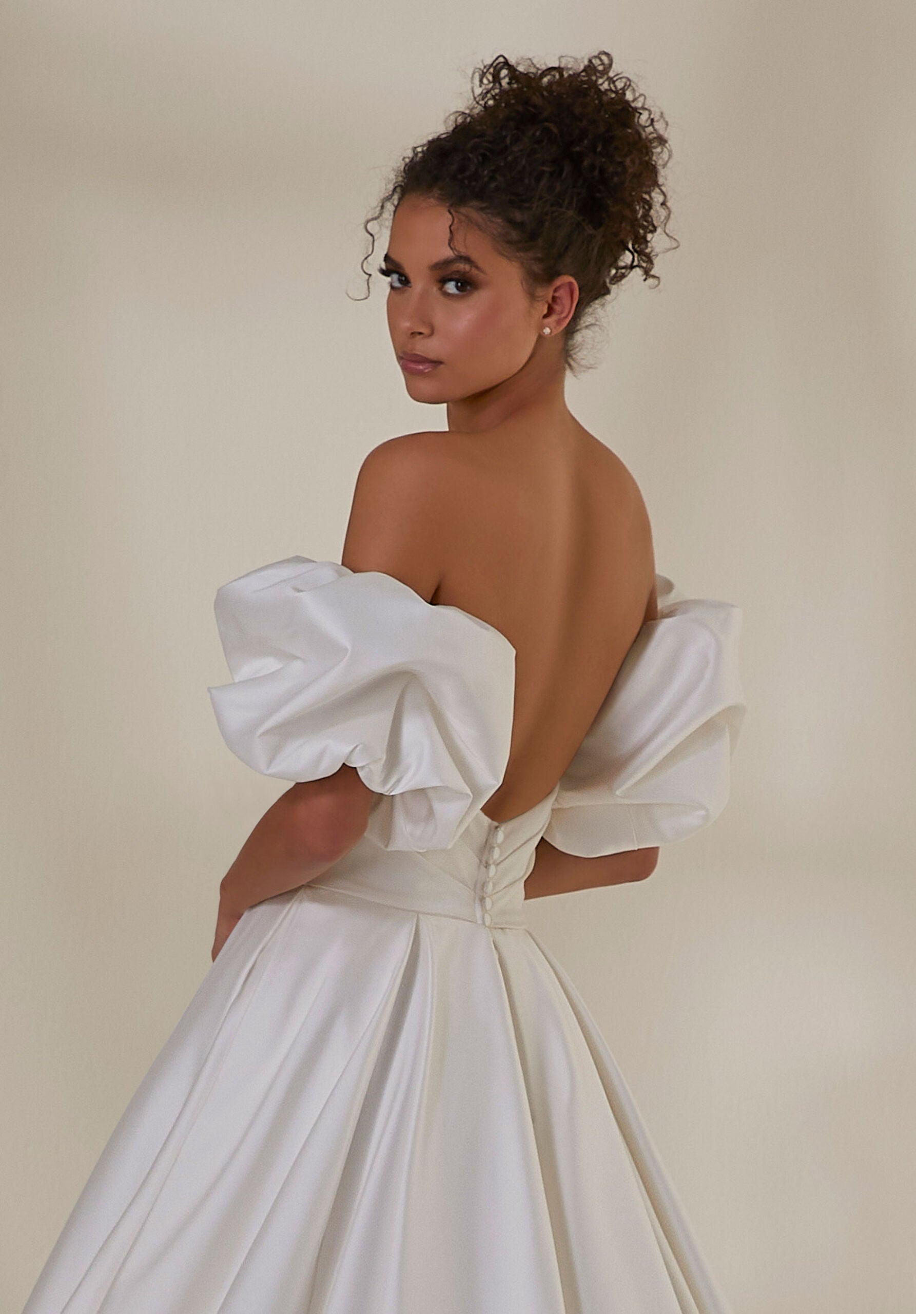 morilee-off-shoulder-pouf-rmel-braut-accessoire image 2
