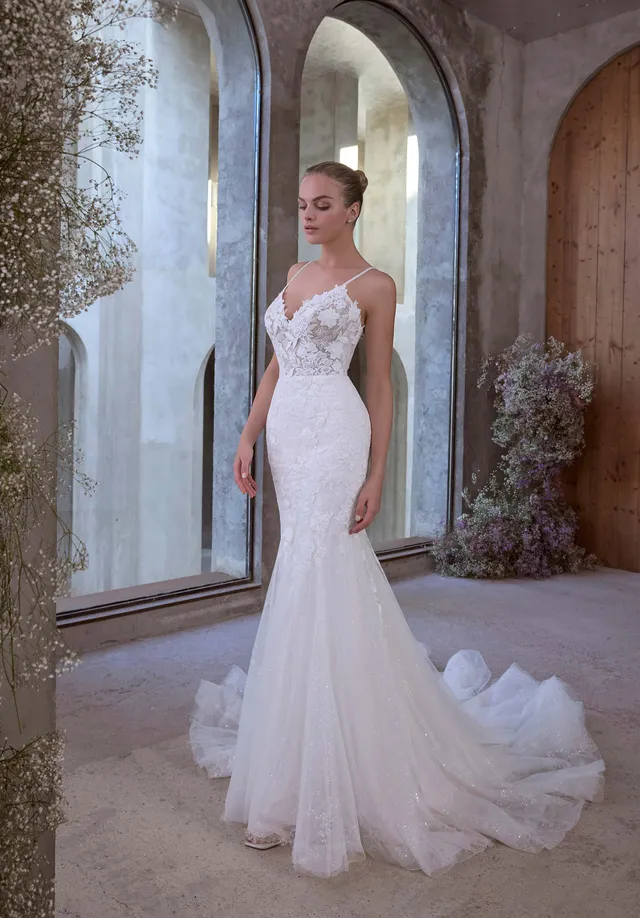 morilee-urania-brautkleid-meerjungfrau-mit-v-ausschnitt-und-spaghettitr-gern image 1