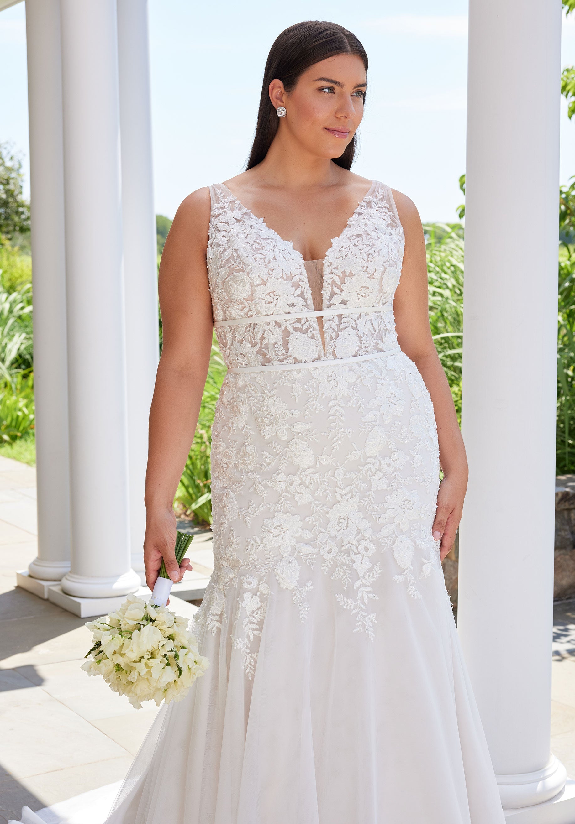 morilee-silver-brautkleid-meerjungfrau-mit-v-ausschnitt-und-t-llrock image 5