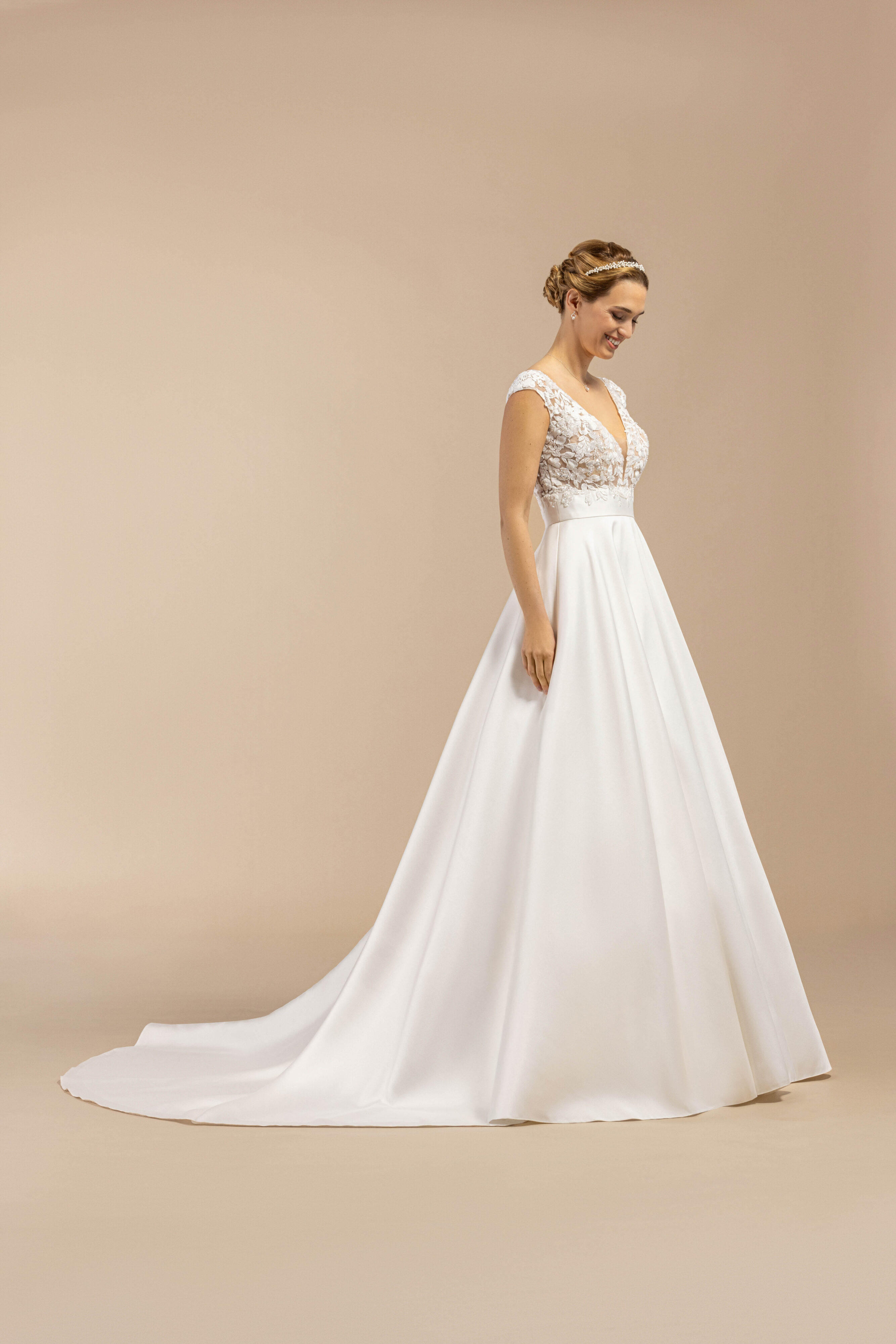 eglantine-berlin-brautkleid-ivoire-gr-34-74 image 1