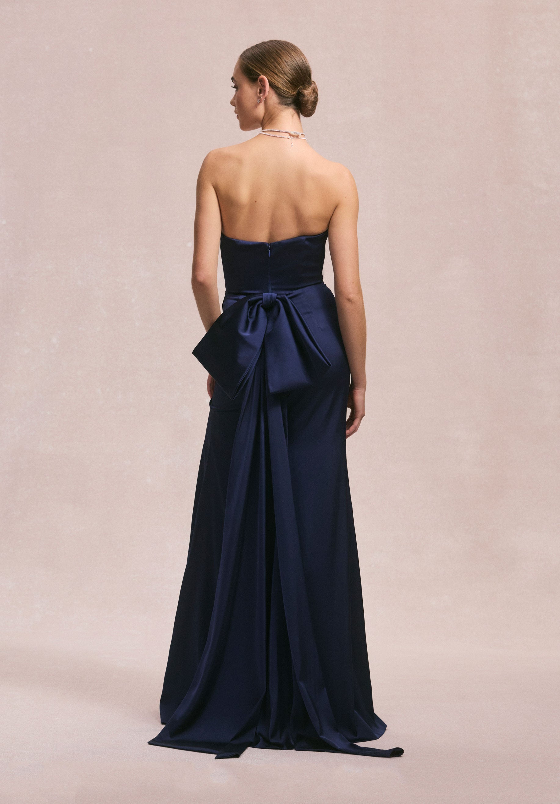 morilee-satin-brautjungfernkleid-faux-wrap-mit-schleife image 6