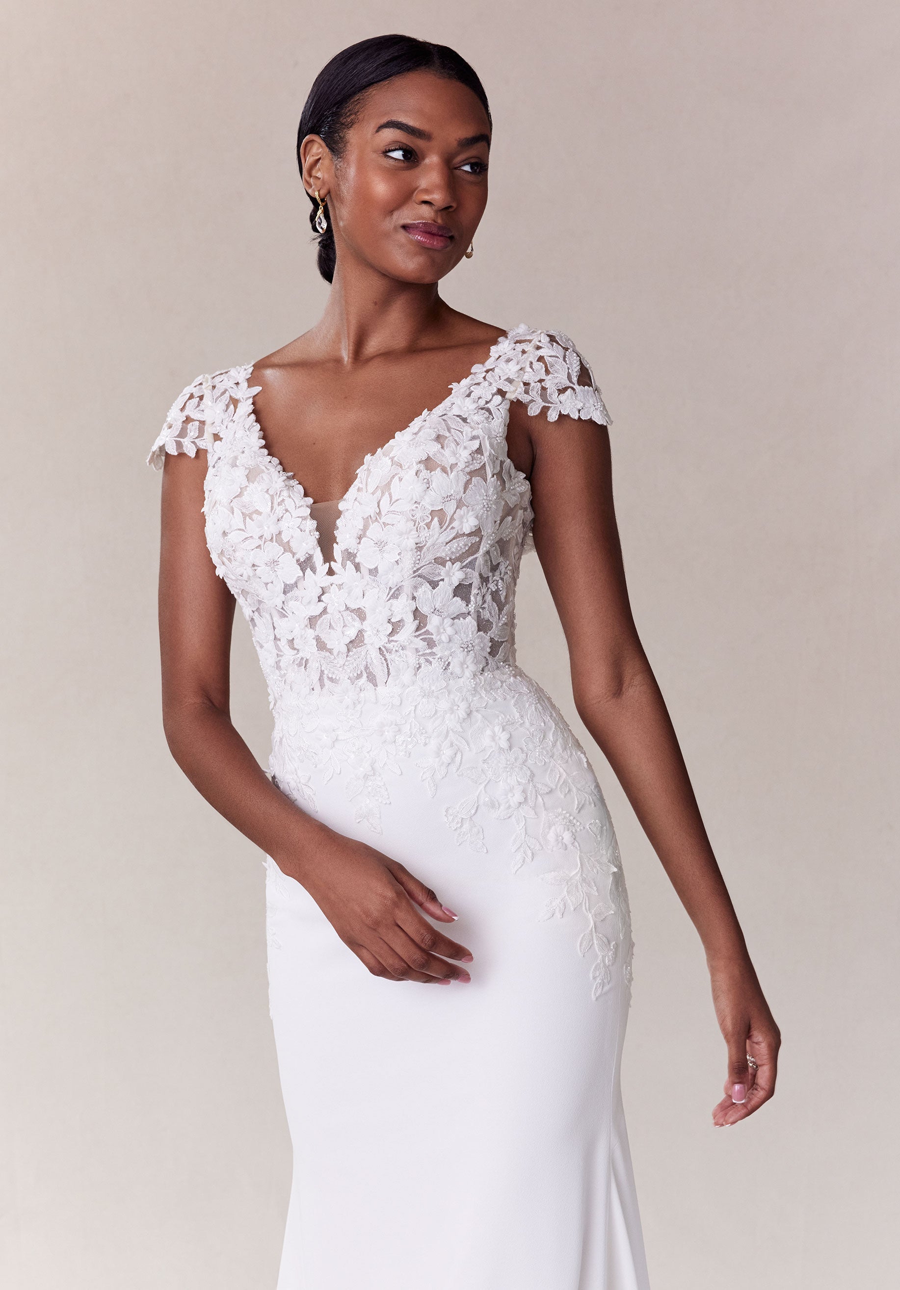 morilee-shay-brautkleid-crepe-mit-cap-rmeln-und-schleppe image 7