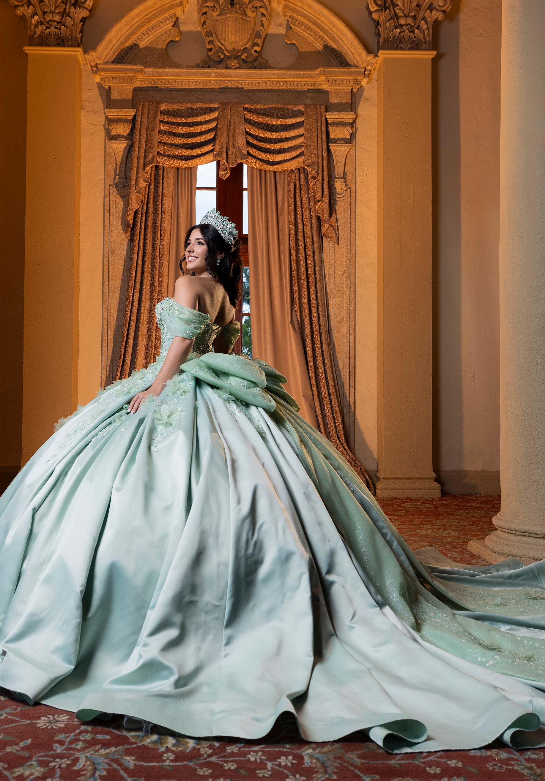 morilee-vizcaya-brissa-quincea-era-kleid-aus-glanz-satin-mit-3d-blumen image 4