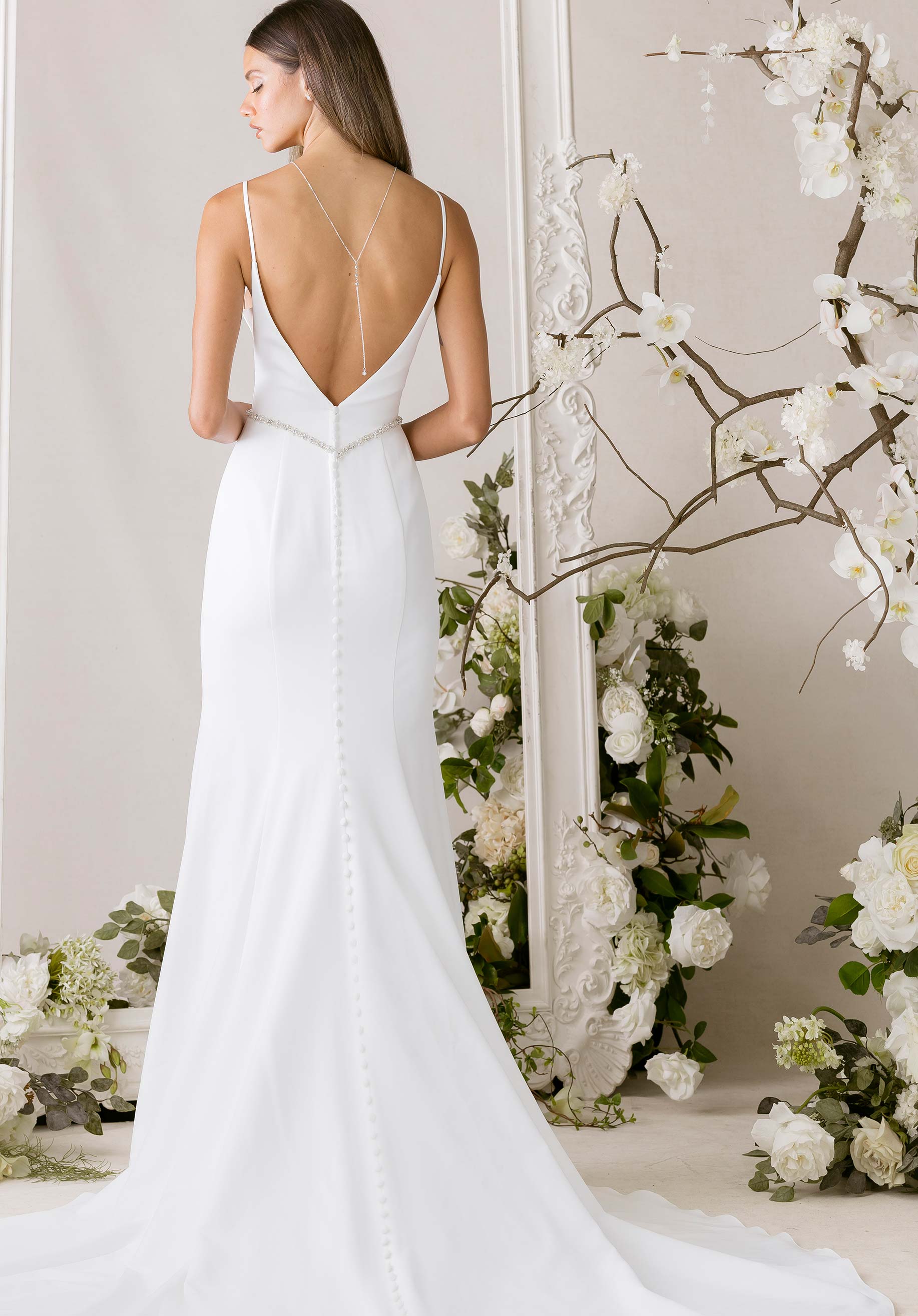 morilee-ajen-brautkleid-fit-flare-crepe-mit-v-ausschnitt image 4