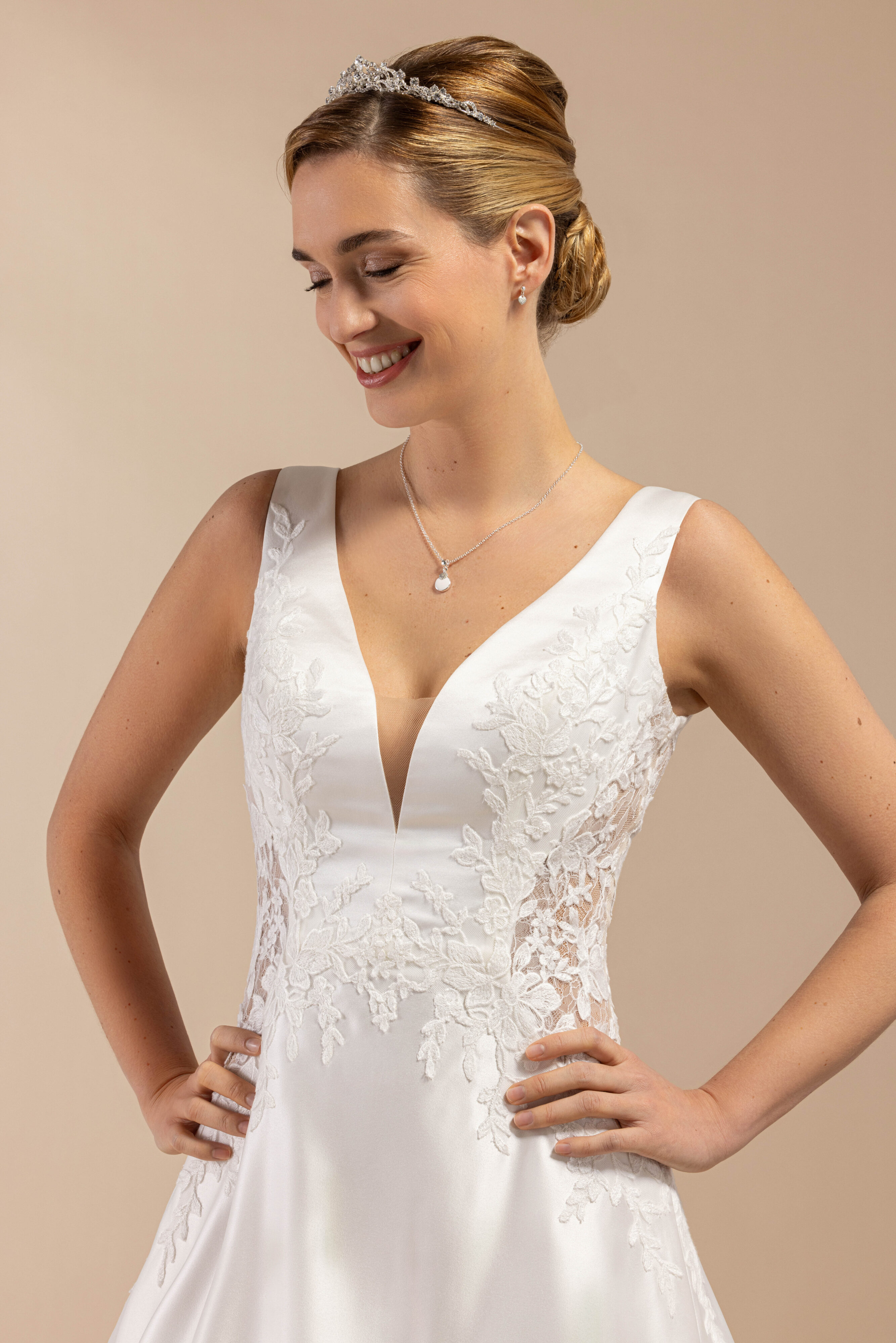 eglantine-beverly-brautkleid-in-ivoire-gr-en-34-58 image 2
