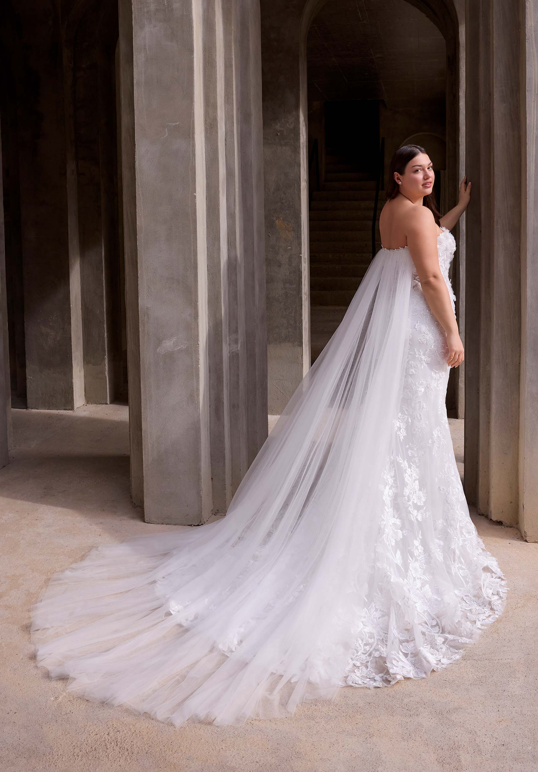 morilee-wome-brautkleid-julietta-a-linie-mit-watteau-schleppe image 5