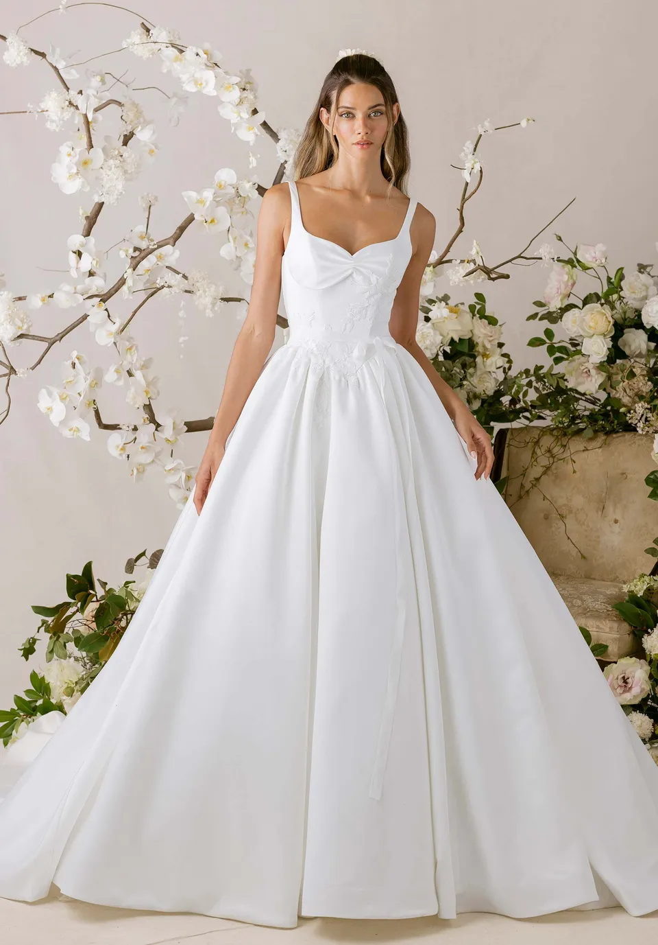 morilee-wilis-brautkleid-ballkleid-mit-basque-taille-und-schleife image 1
