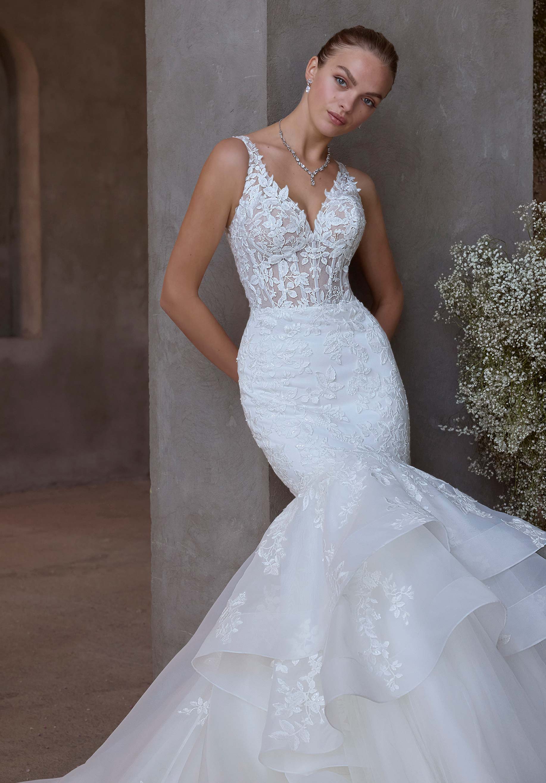 morilee-demetra-brautkleid-meerjungfrau-mit-deep-v-und-t-ll-stufenrock image 4