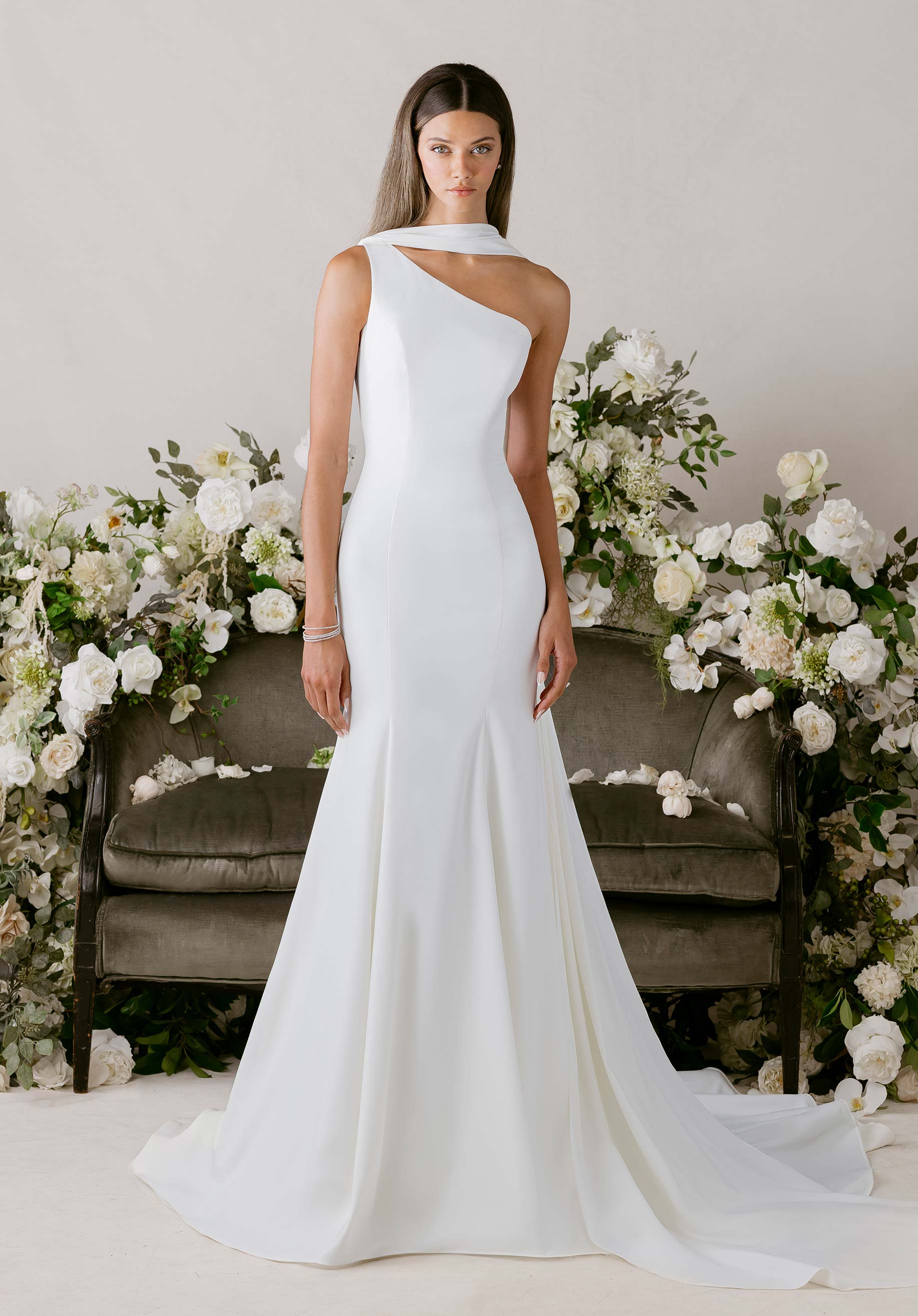 morilee-skyler-brautkleid-one-shoulder-crepe-satin image 1