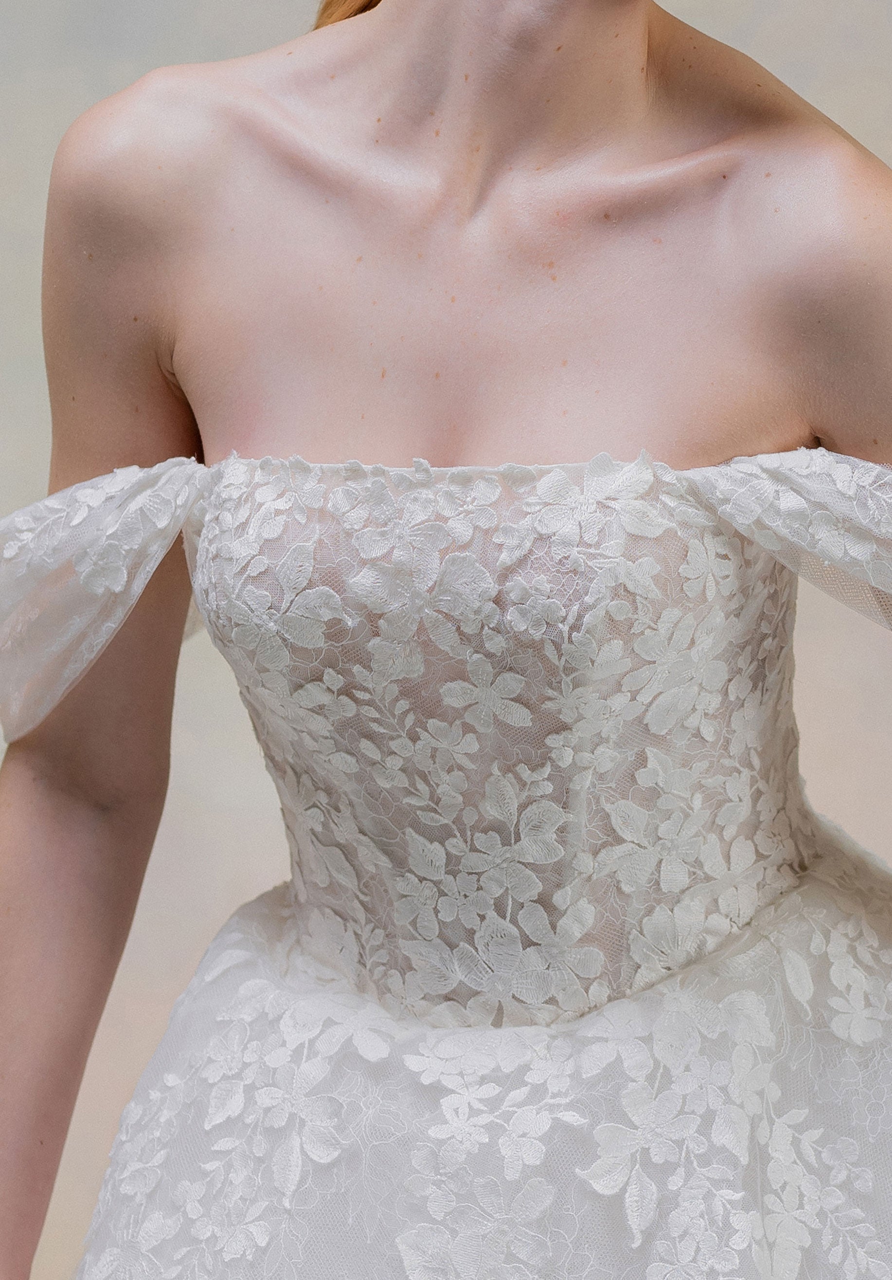 morilee-tabria-brautkleid-a-linie-spitze image 8