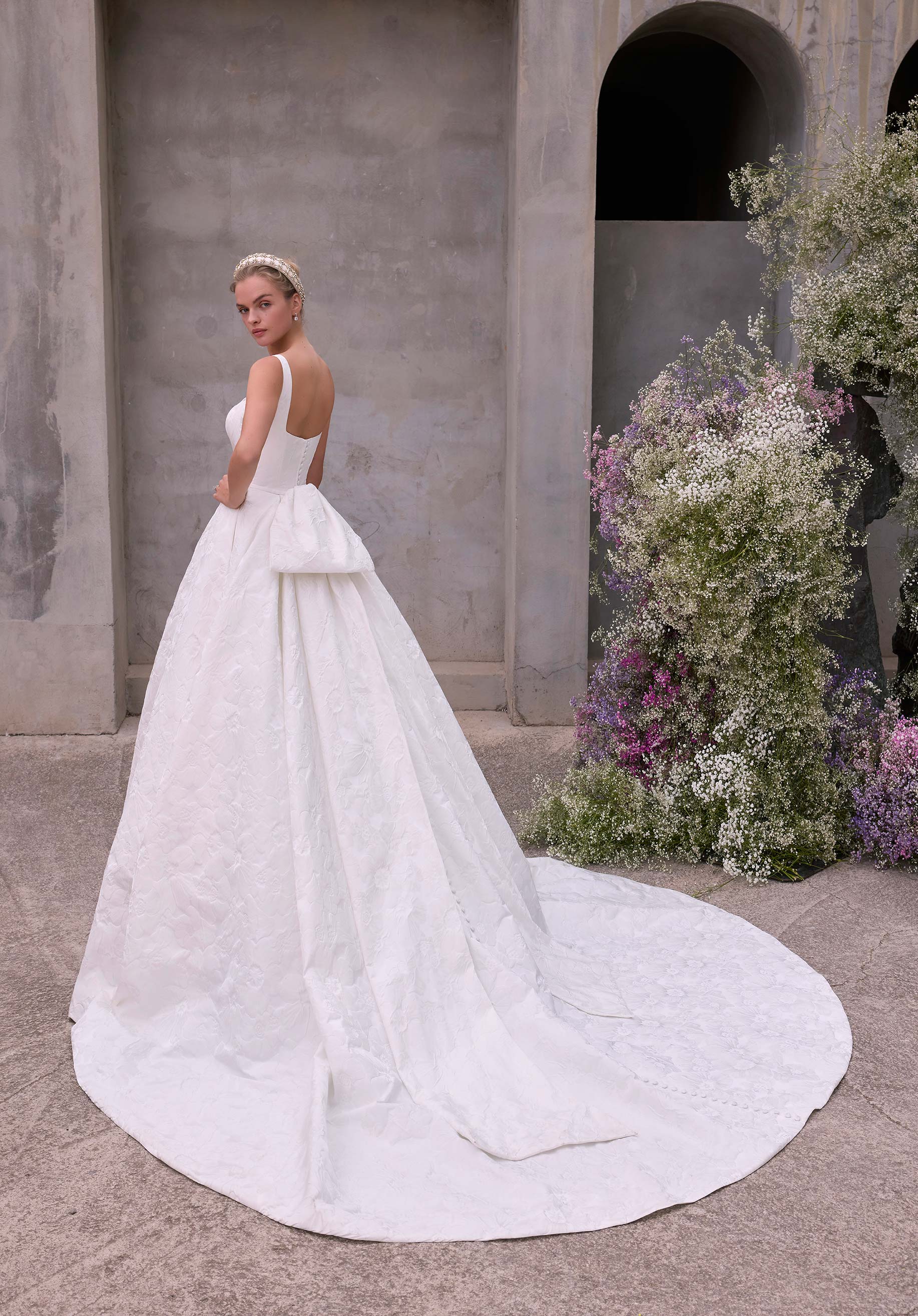 morilee-dalia-brautkleid-brokat-ballkleid-mit-square-neck-und-schleife image 3