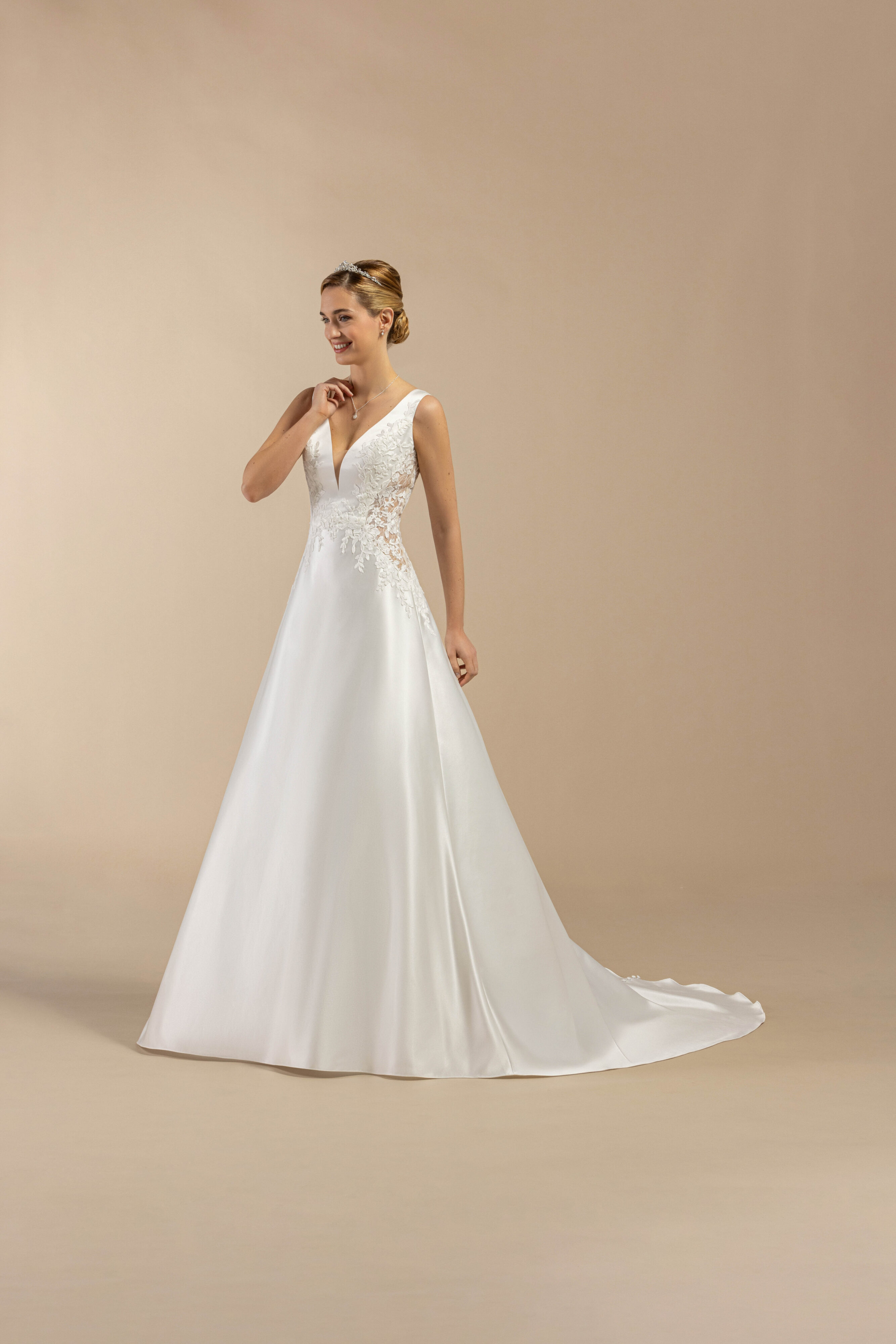 eglantine-beverly-brautkleid-in-ivoire-gr-en-34-58 image 1