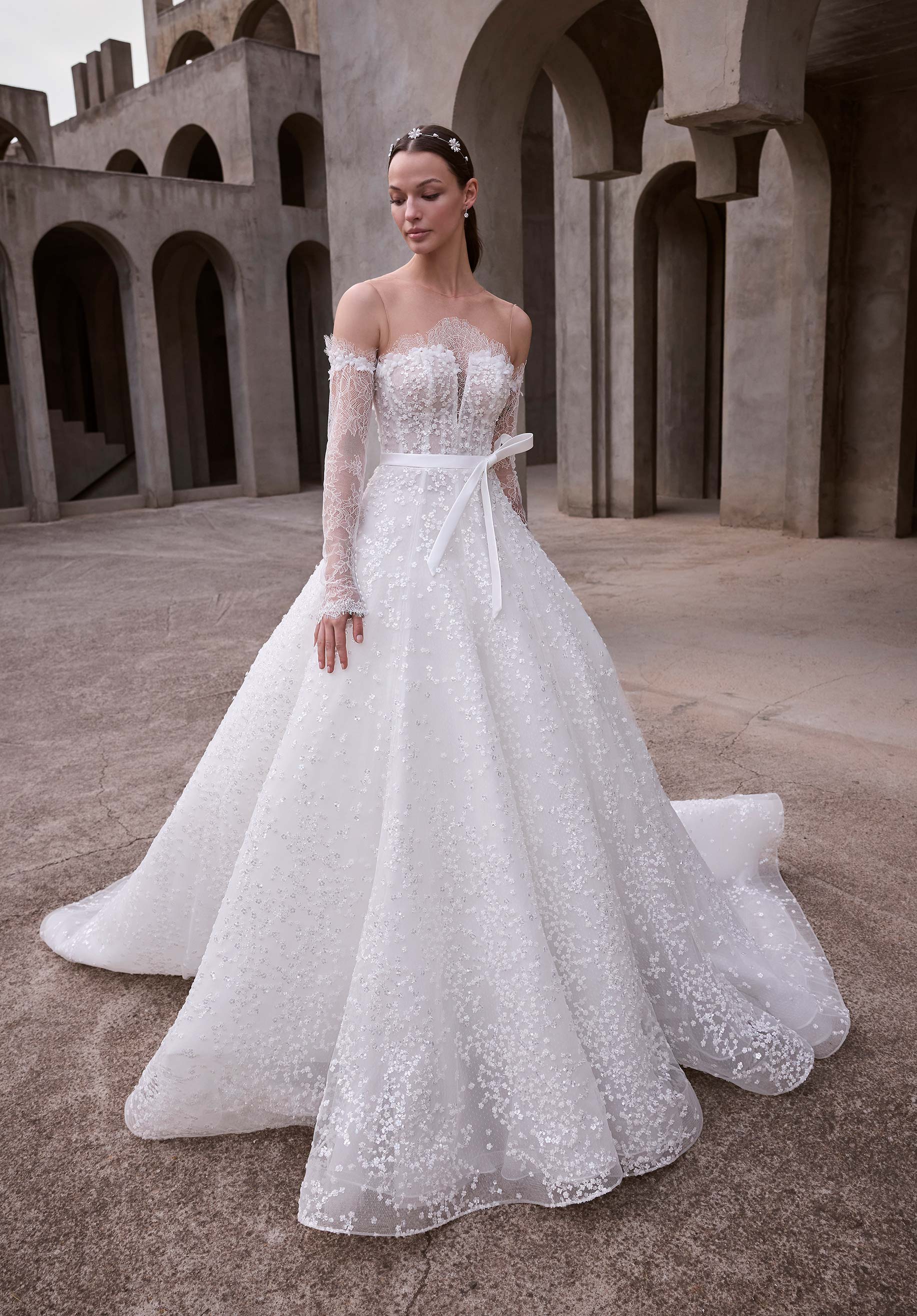 morilee-astraia-brautkleid-ballkleid-aus-t-ll-mit-spitze-und-schleife image 1