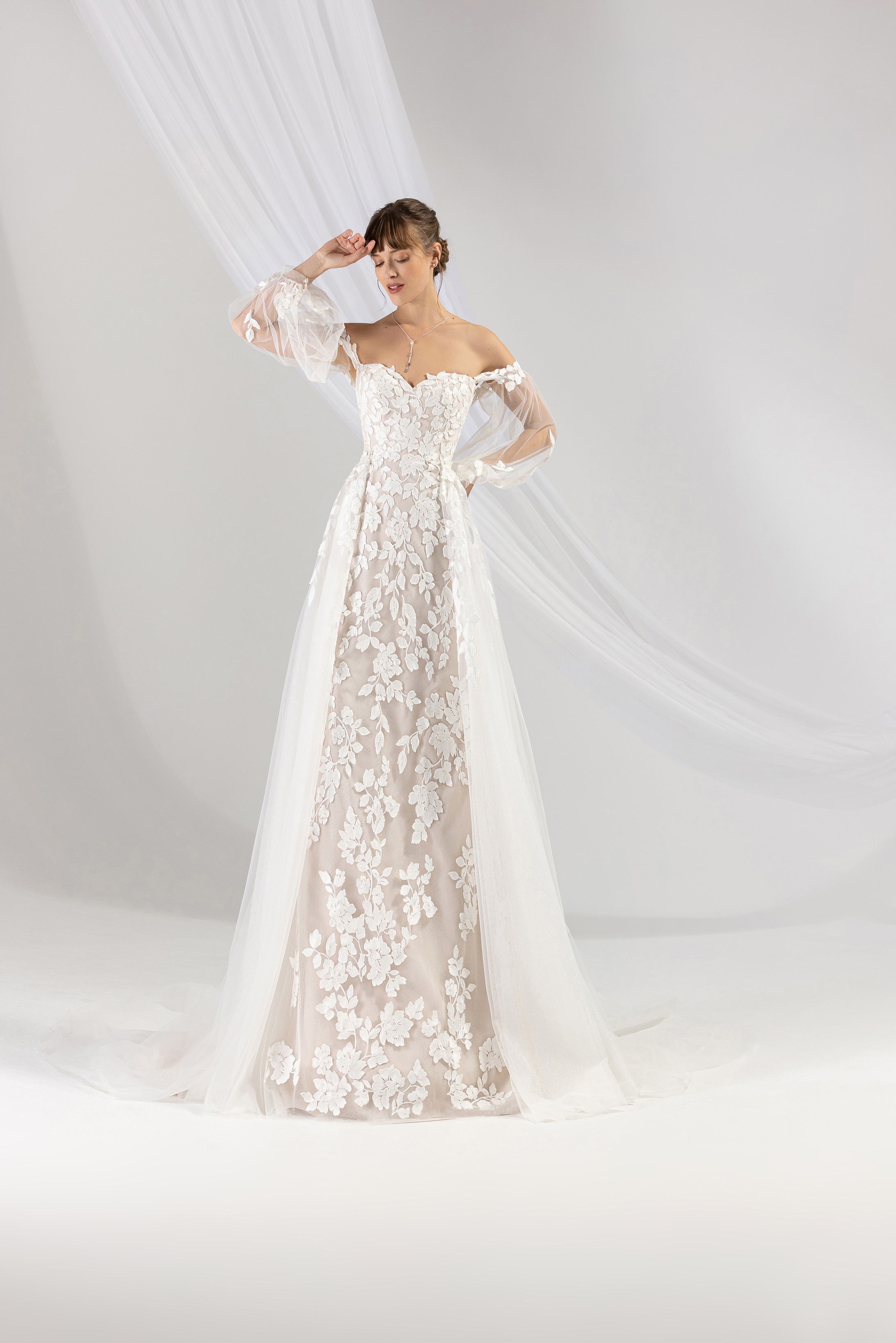 eglantine-janaelle-brautkleid-mit-schleppe-und-rmeln-gr-34-60 image 1