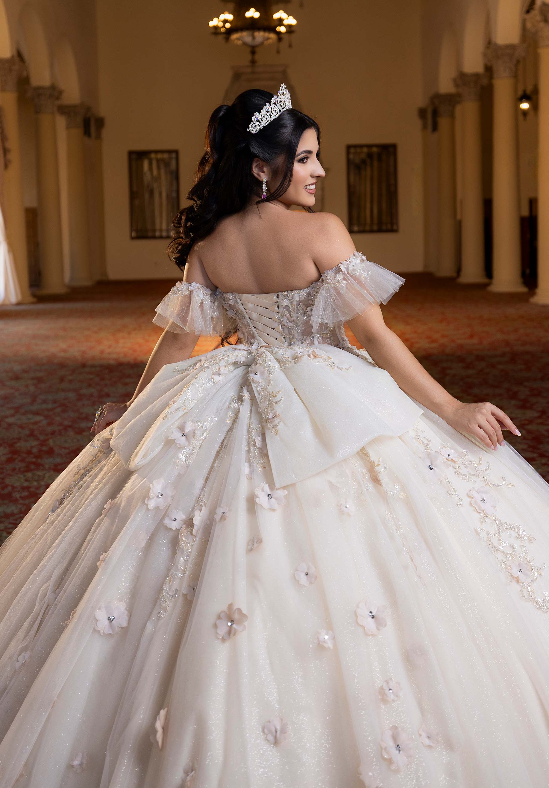 morilee-belen-quincea-era-ballkleid-mit-chandelier-beading-und-choker image 5