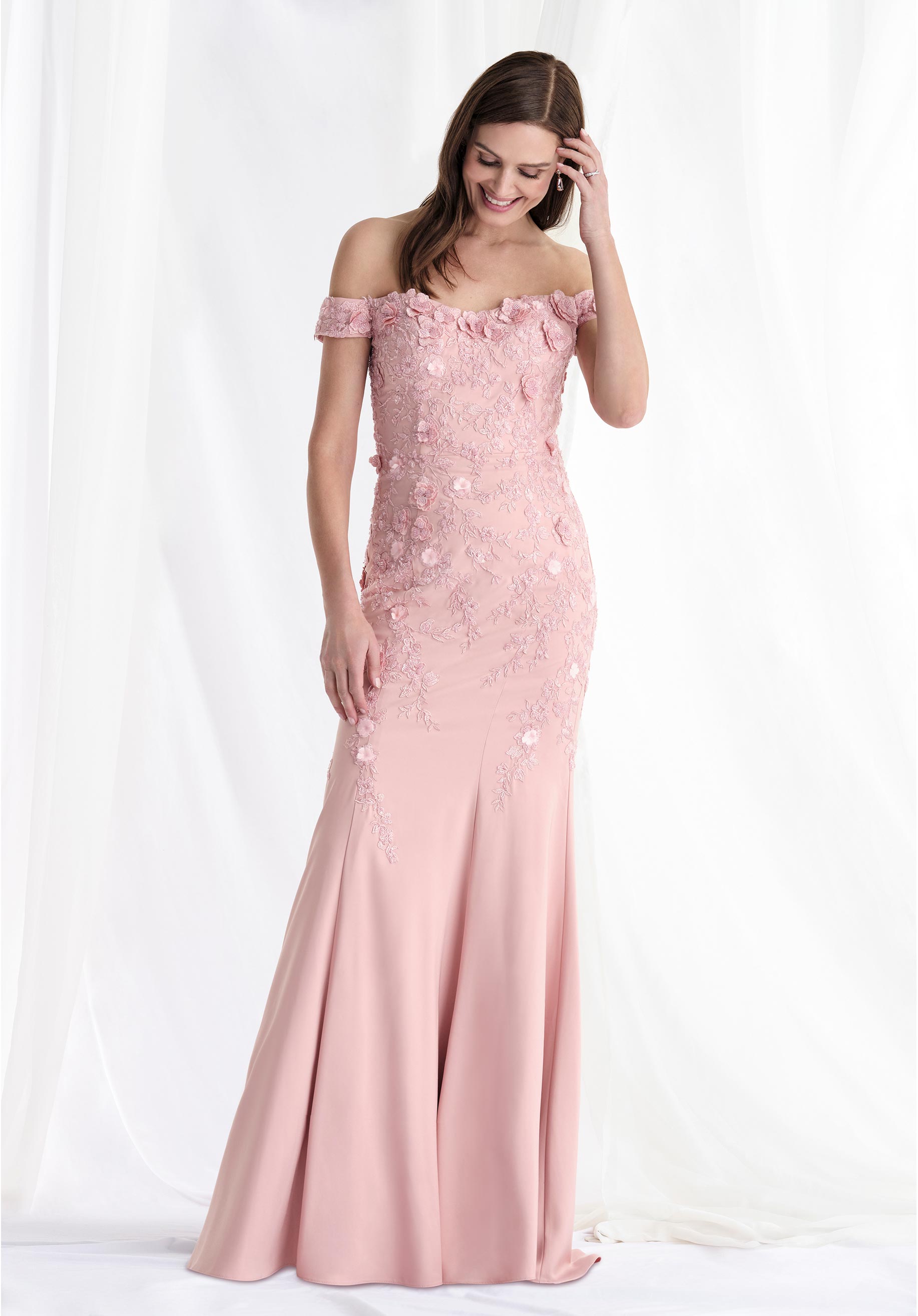 morilee-abendkleid-fit-and-flare-crepe-mit-off-shoulder-und-perlen-bl-ten image 2
