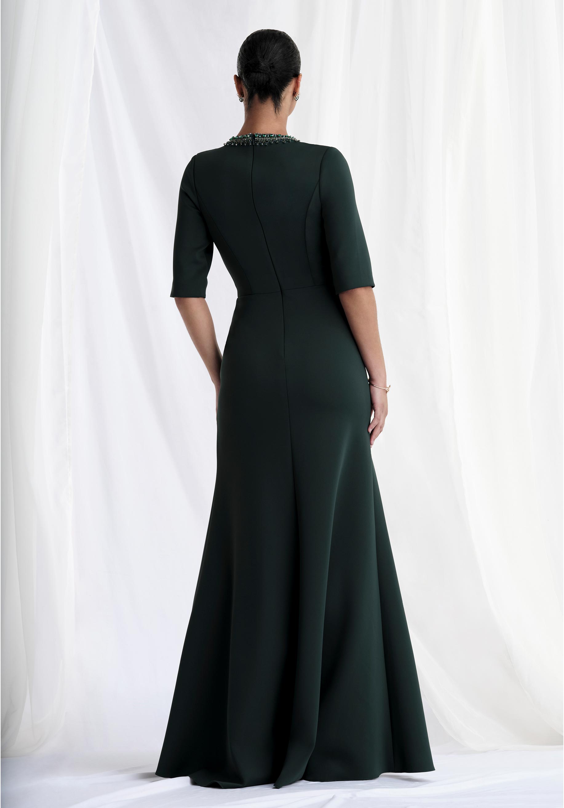 morilee-v-neck-abendkleid-aus-scuba-knit-mit-perlenbesatz image 6