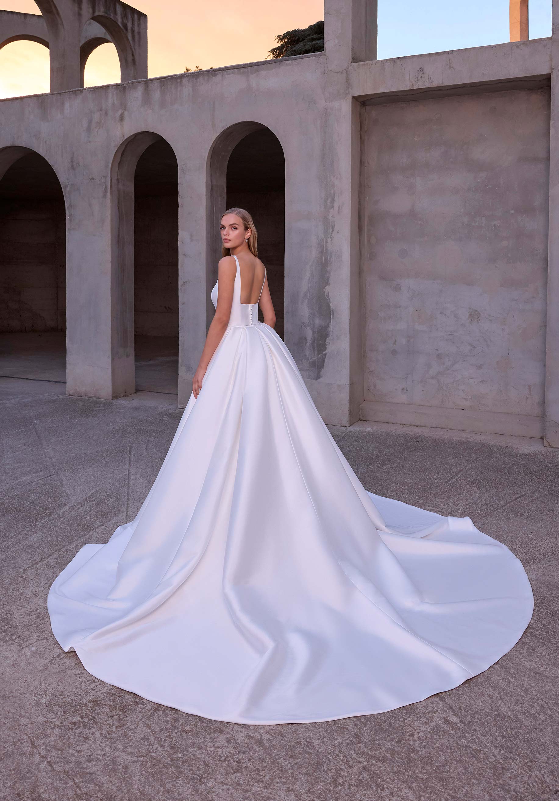 morilee-eudora-brautkleid-fit-flare-mikado-mit-abnehmbarem-overskirt image 2
