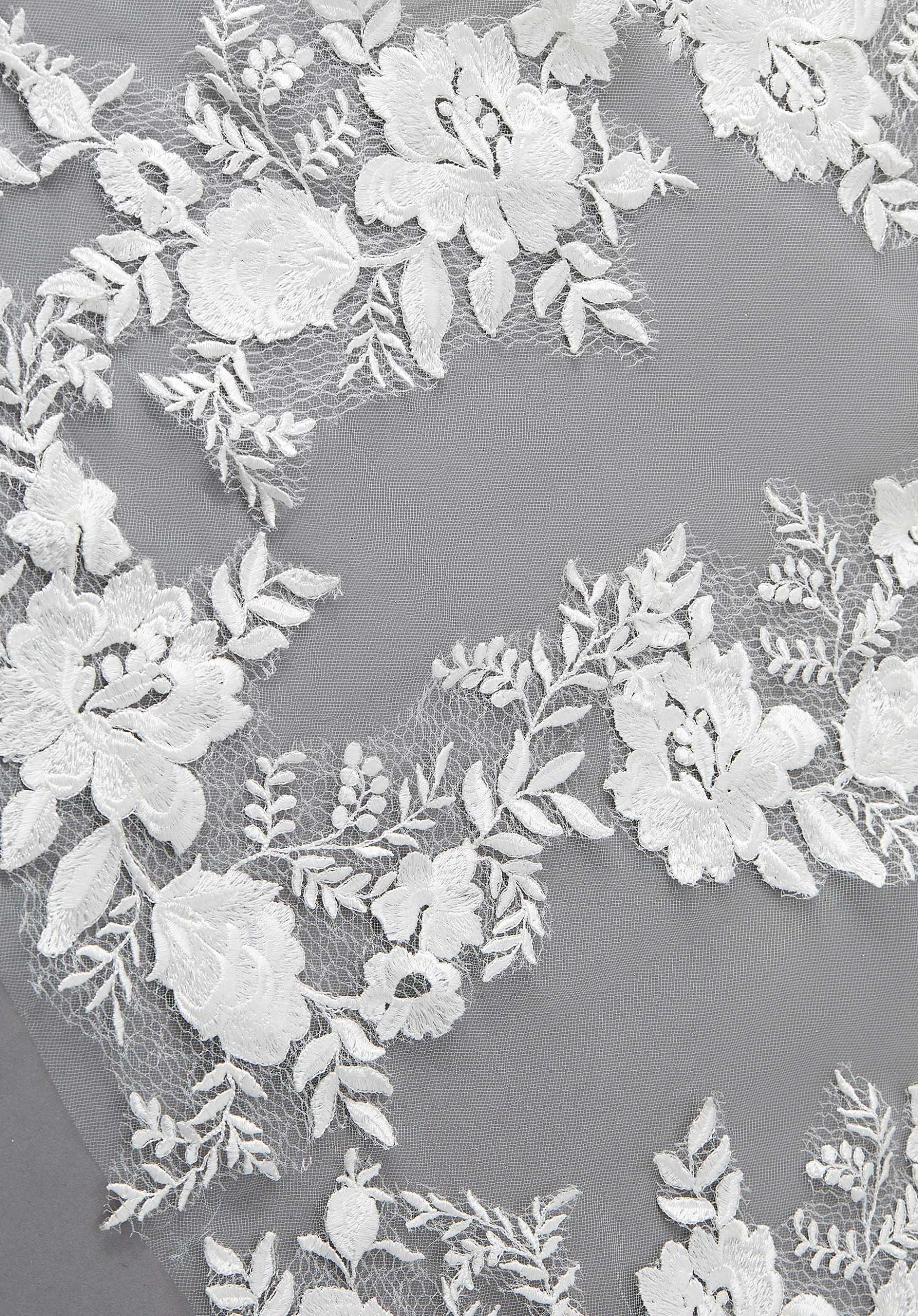 morilee-floral-lace-brautschleier-kathedralenl-nge image 1