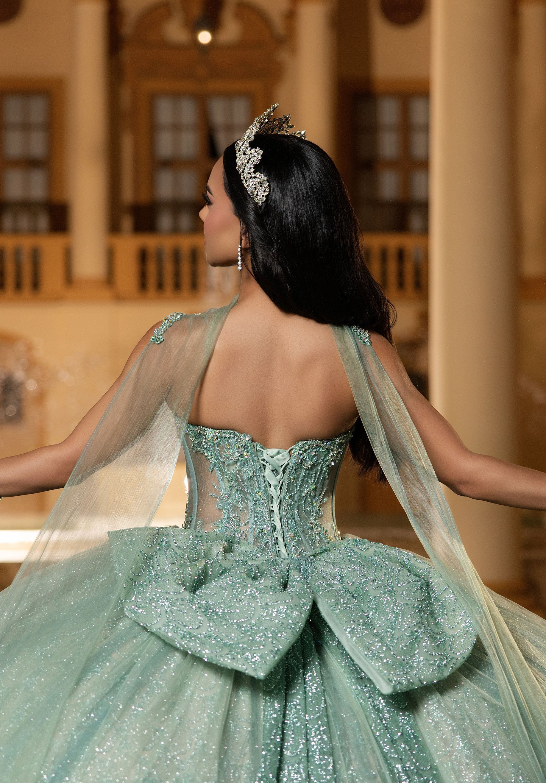 morilee-crista-quincea-era-kleid-tr-gerlos-mit-korsett-und-abnehmbarem-schal image 7