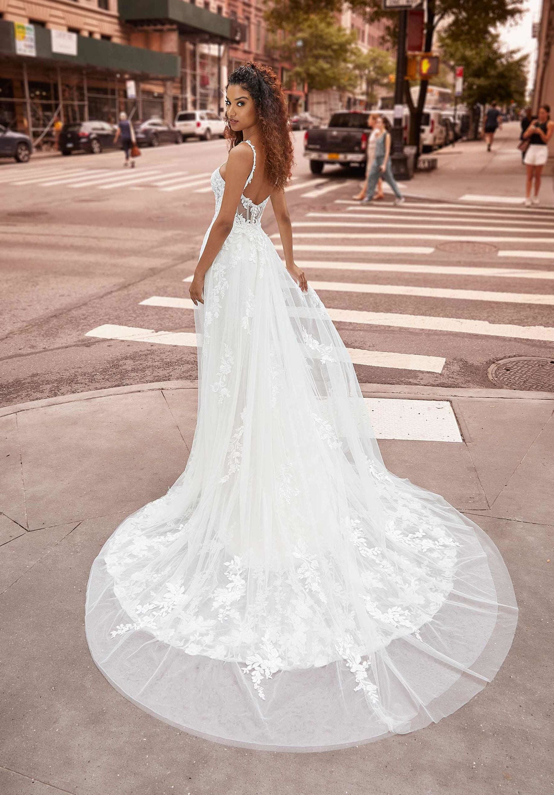 morilee-t-ll-overskirt-mit-frosted-lace-braut-berrock image 2