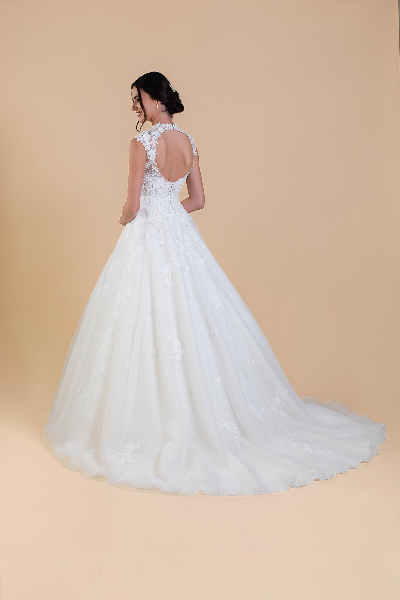 eglantine-ionna-brautkleid-in-ivoire-oder-wei-gr-34-70 image 2