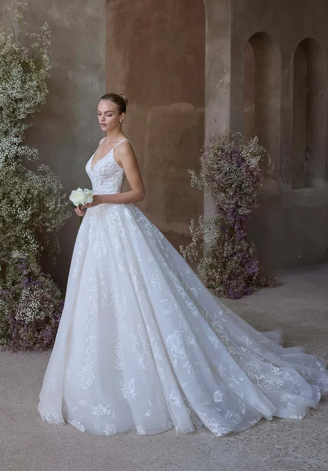 morilee-rosie-brautkleid-ballkleid-rosen-organza-v-ausschnitt image 1