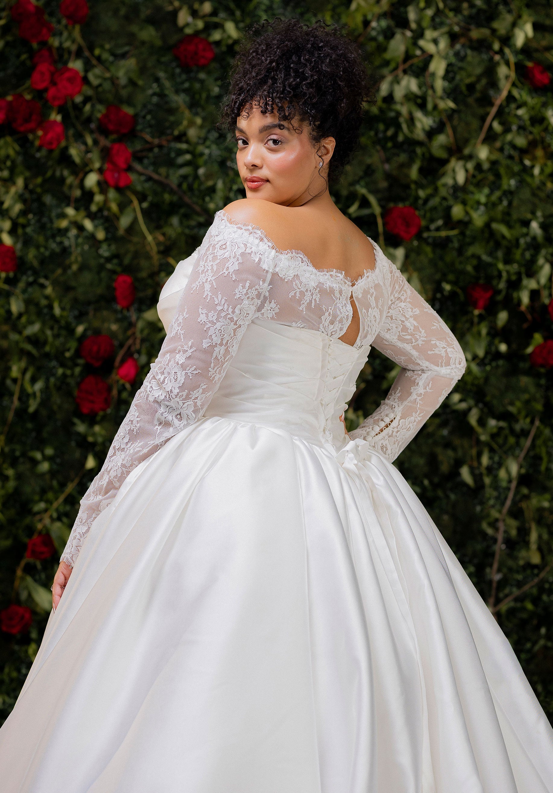 morilee-tindra-brautkleid-aus-mikado-mit-spitzen-berwurf image 5