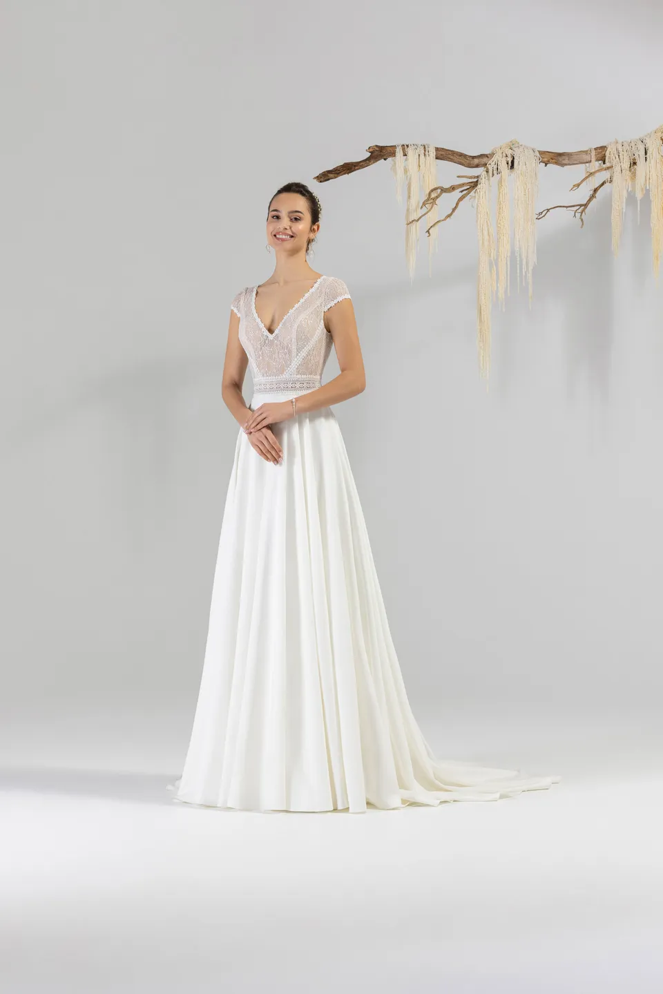 eglantine-lemon-brautkleid-in-ivoire-und-wei-gr-34-74 image 1
