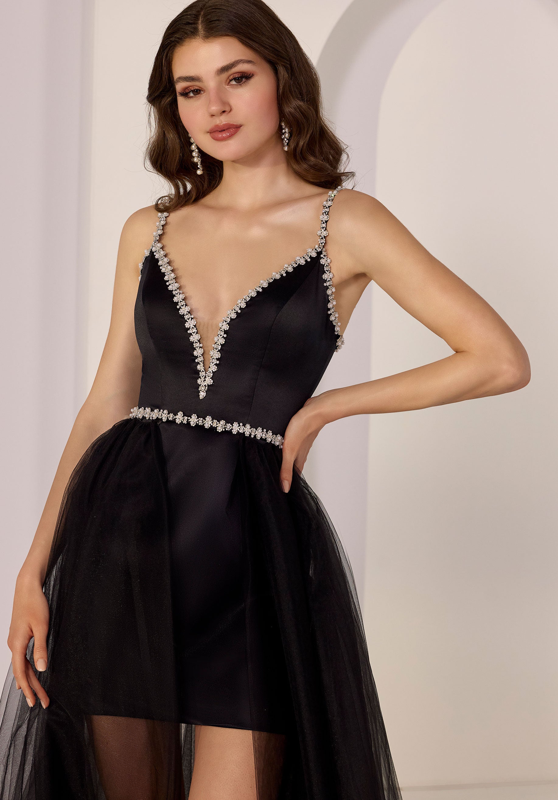 morilee-satin-minikleid-cat-eye-mit-t-ll-berrock-party image 2