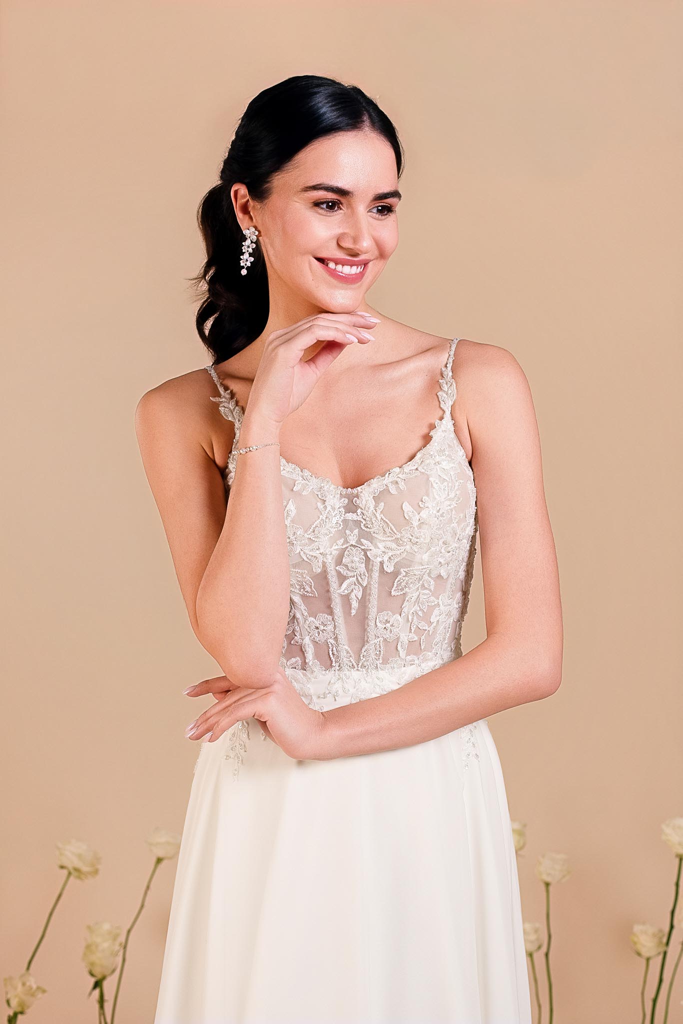 eglantine-inae-brautkleid-in-ivoire-oder-wei-gr-34-74 image 2