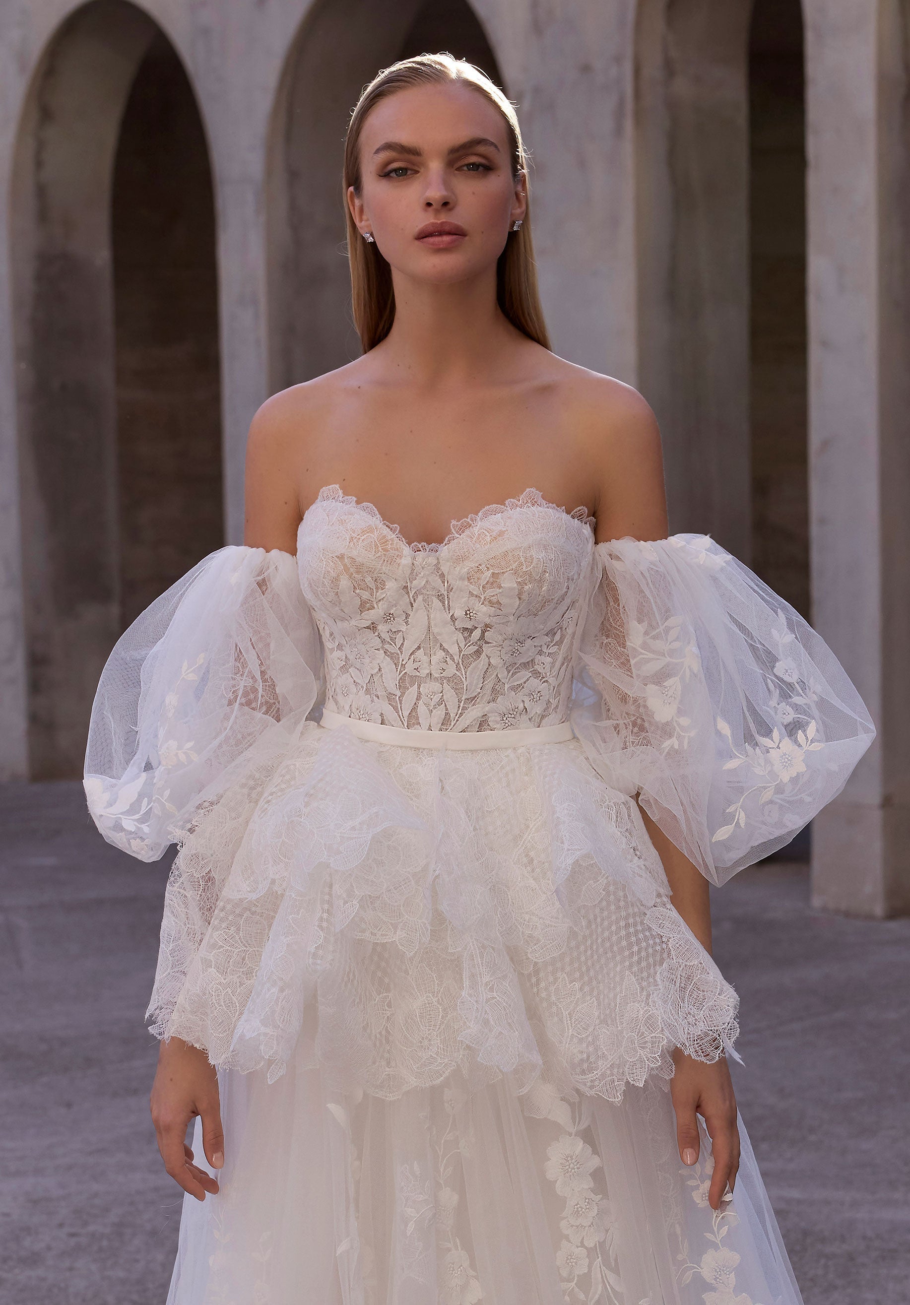 morilee-brautkleid-t-ll-mit-bl-tenstickerei-und-puff-rmeln image 1