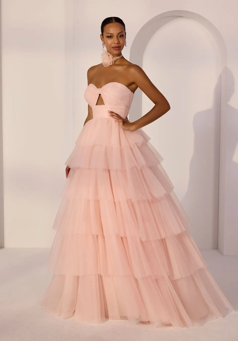 morilee-tiered-tulle-a-linie-partykleid-mit-cutout-oberteil image 1