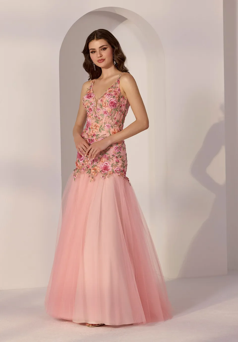 morilee-party-mermaidkleid-v-neck-blumenstickerei-t-ll image 1