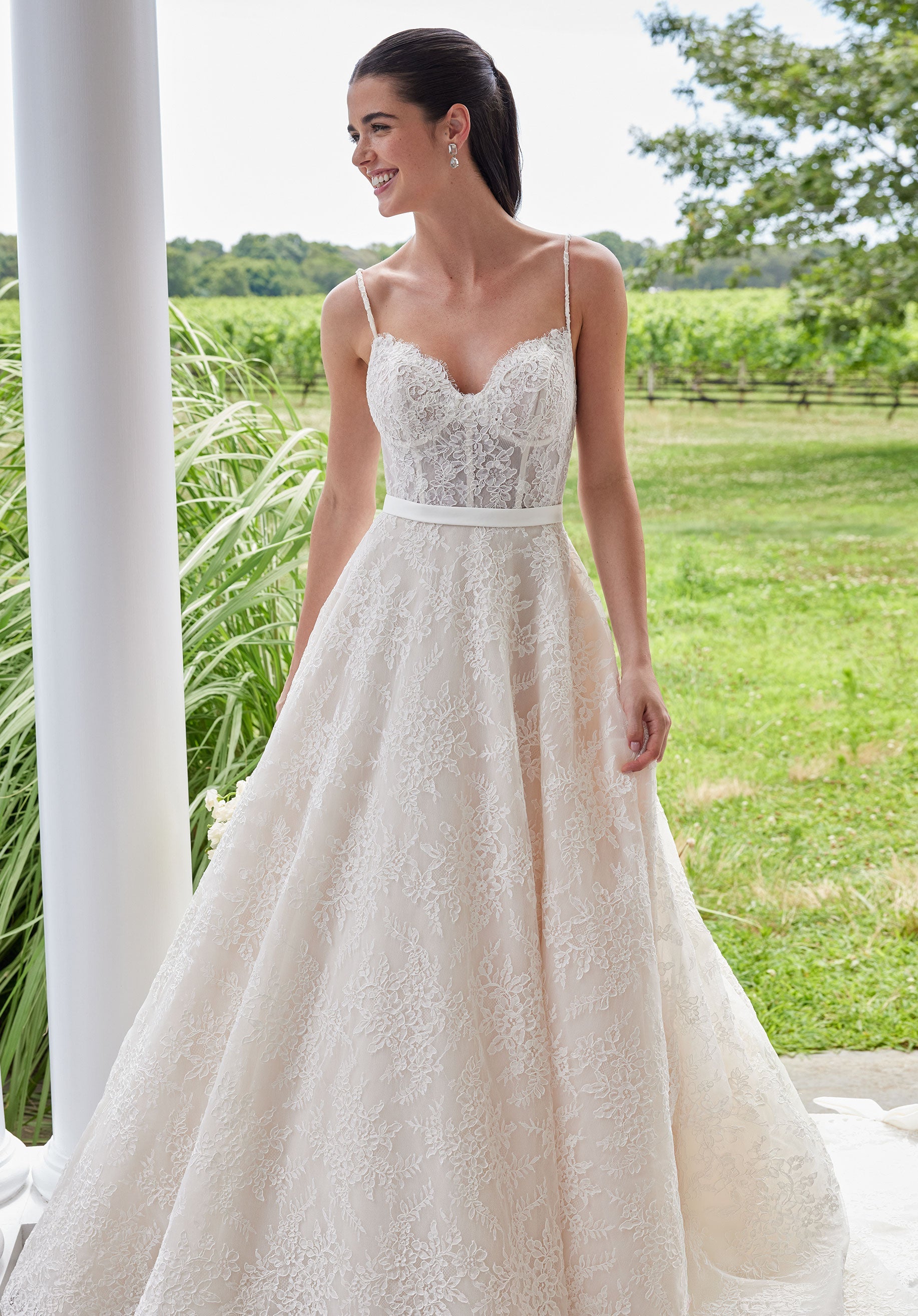 morilee-speare-brautkleid-ballkleid-alencon-spitze-korsett image 5