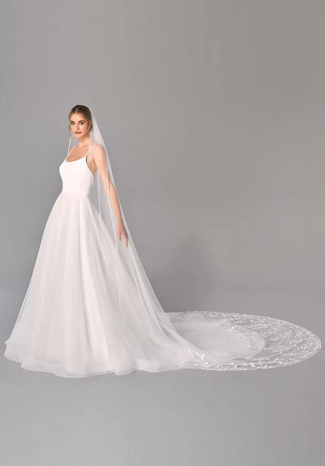 morilee-kathedralenschleier-organic-lace-applikationen image 1