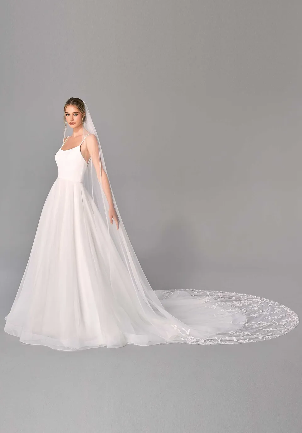 morilee-kathedralenschleier-organic-lace-applikationen image 1